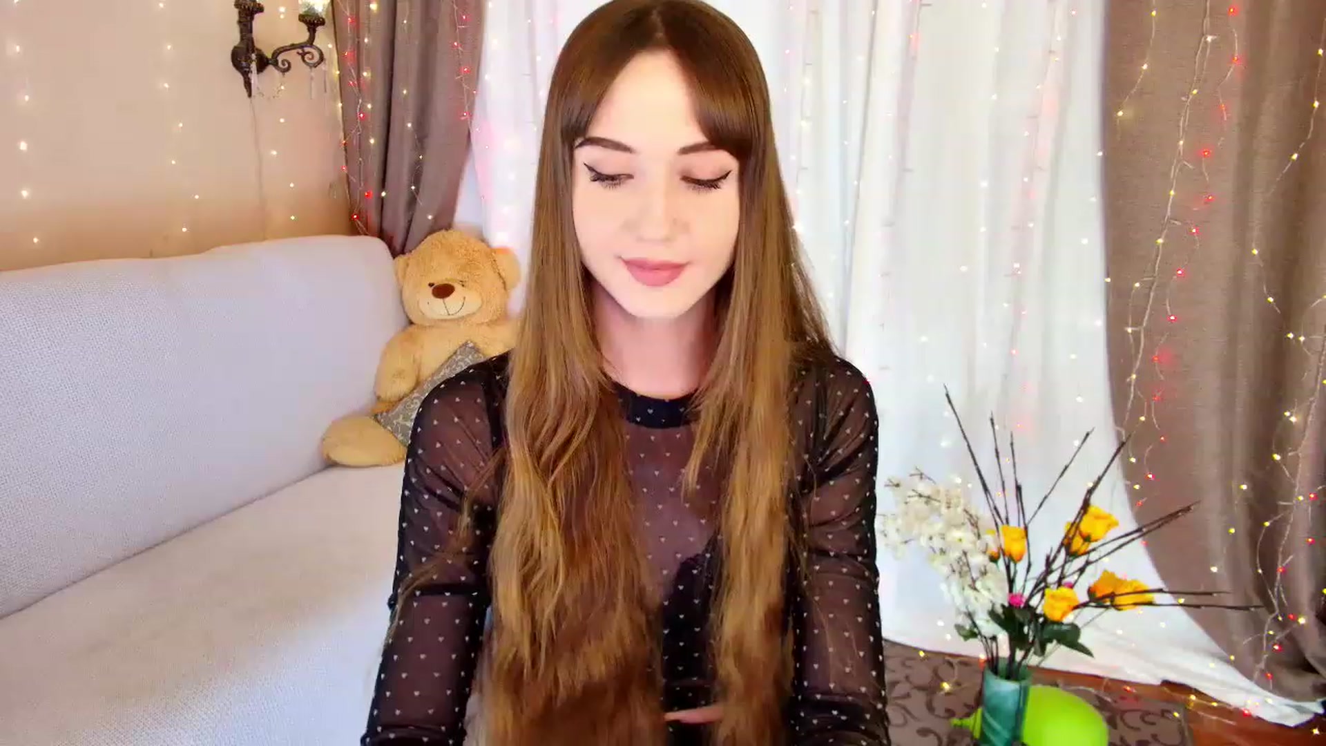 Gallery image thumbnail from Innocent_Soul's myfreecams stream on, 12/23/2022, 16:22 image 8 of 20