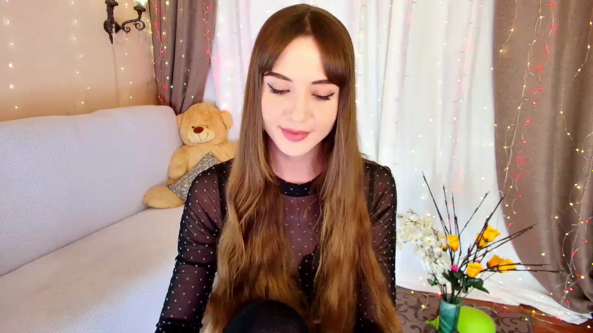 Gallery image thumbnail from Innocent_Soul's myfreecams stream on, 12/23/2022, 16:22 image 18 of 20