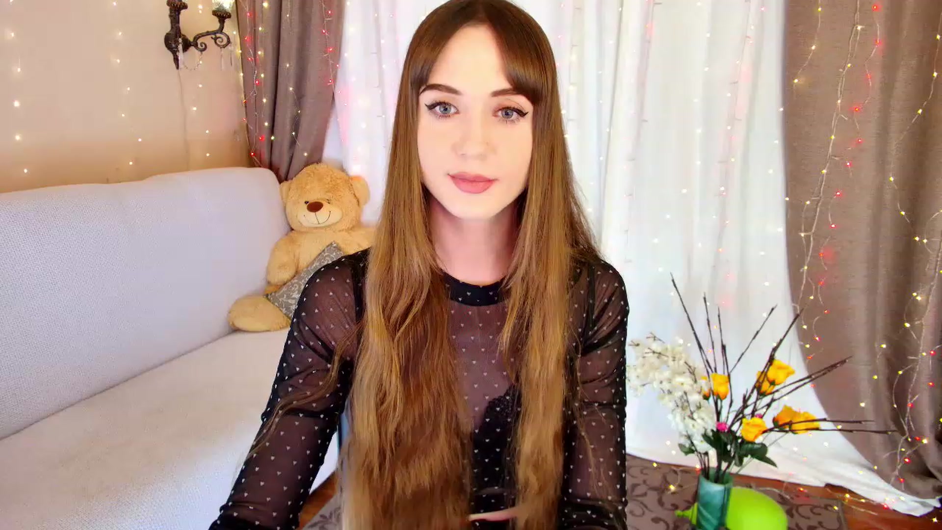 Gallery image thumbnail from Innocent_Soul's myfreecams stream on, 12/23/2022, 16:22 image 9 of 20