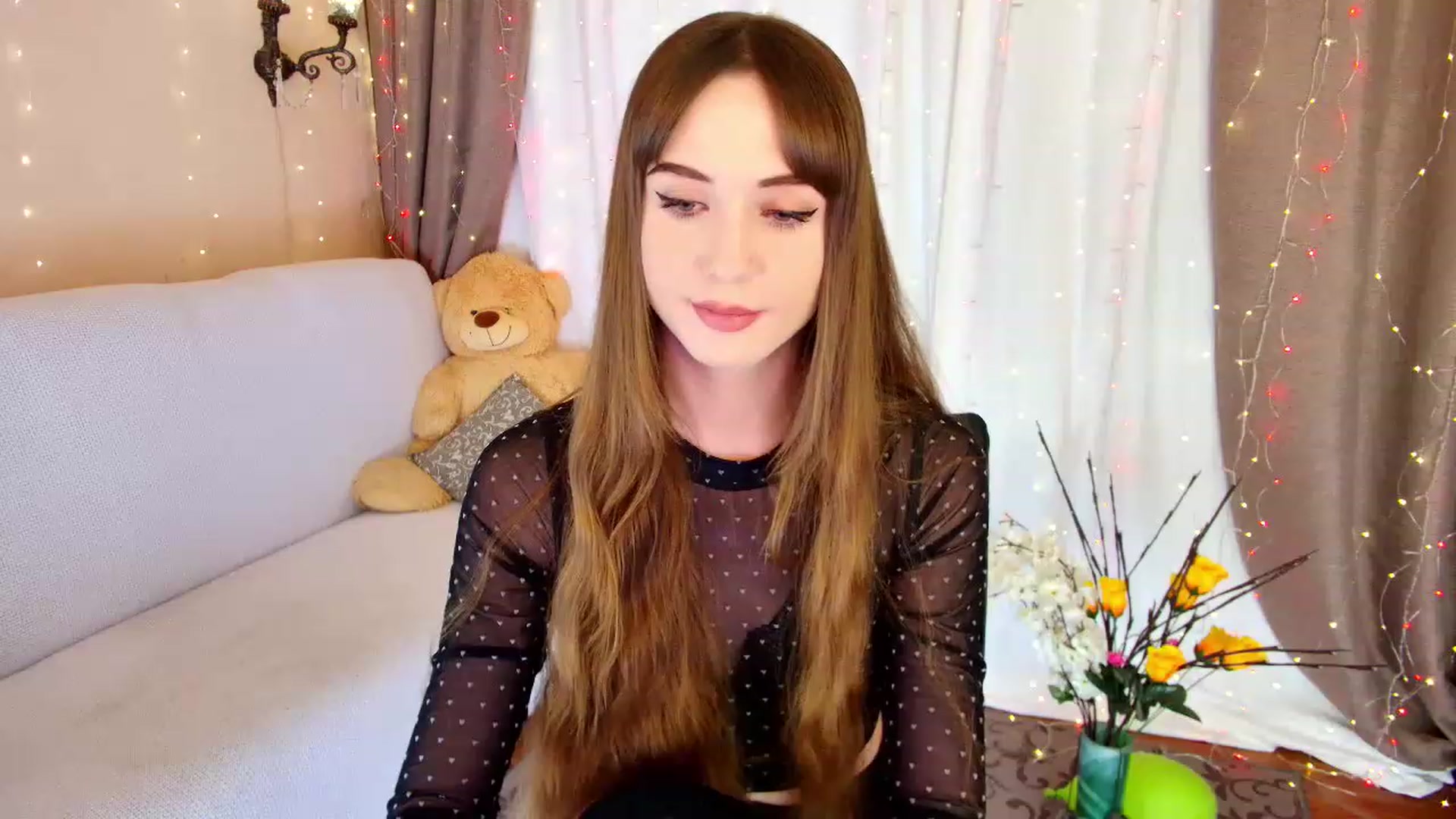 Gallery image thumbnail from Innocent_Soul's myfreecams stream on, 12/23/2022, 16:22 image 5 of 20