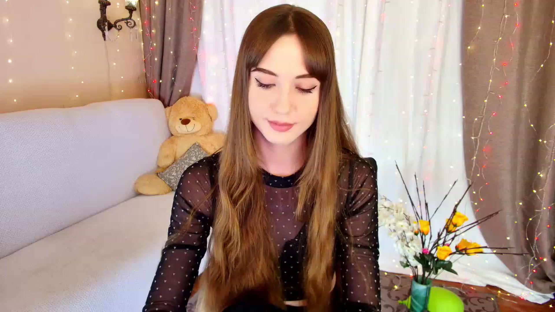 Gallery image thumbnail from Innocent_Soul's myfreecams stream on, 12/23/2022, 16:22 image 6 of 20