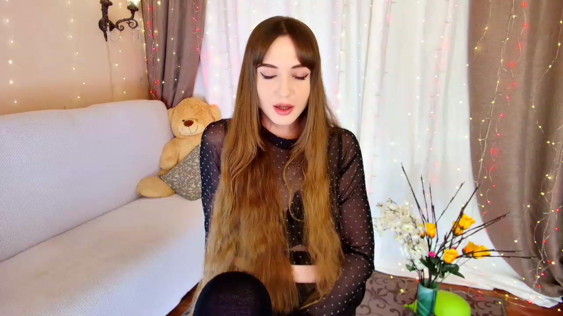Gallery image thumbnail from Innocent_Soul's myfreecams stream on, 12/23/2022, 16:22 image 11 of 20