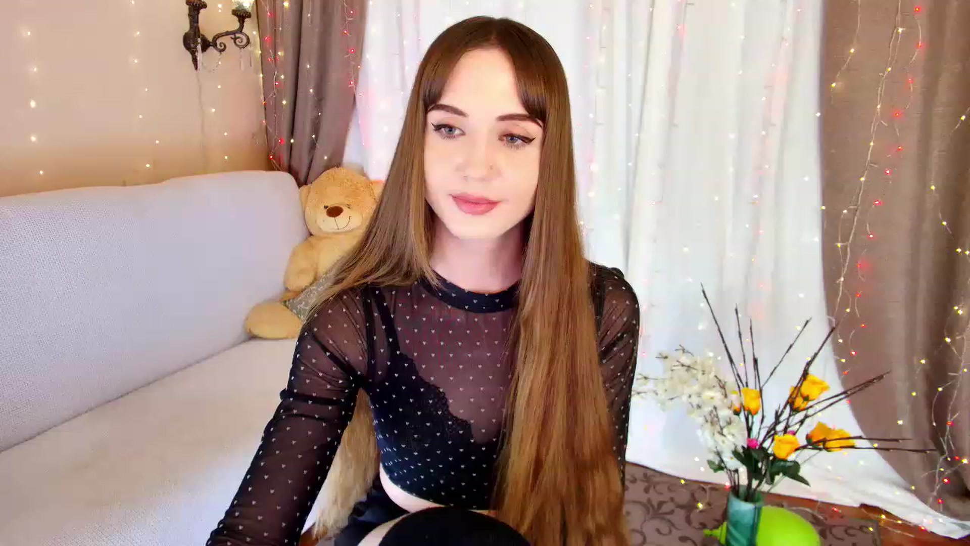 Gallery image thumbnail from Innocent_Soul's myfreecams stream on, 12/23/2022, 20:05 image 9 of 20