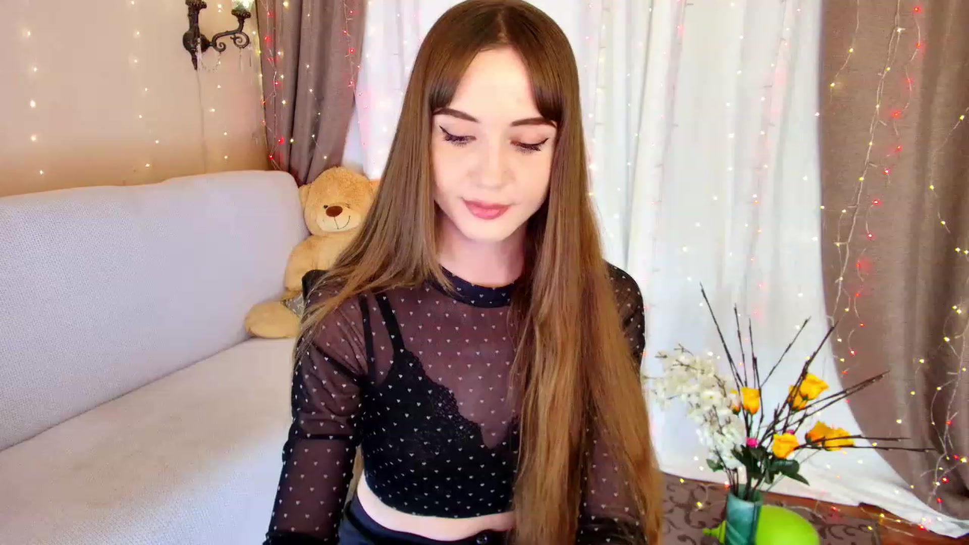 Gallery image thumbnail from Innocent_Soul's myfreecams stream on, 12/23/2022, 20:05 image 12 of 20