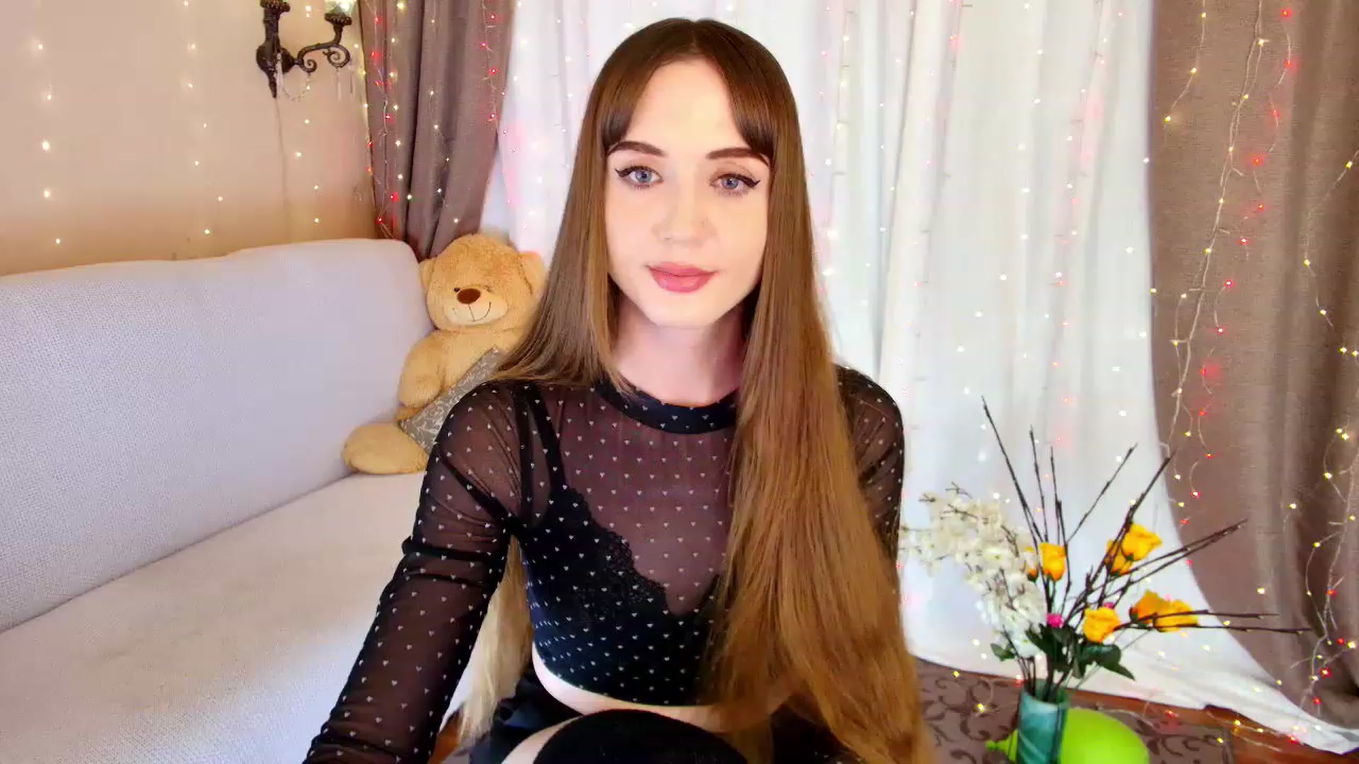 Gallery image thumbnail from Innocent_Soul's myfreecams stream on, 12/23/2022, 20:05 image 4 of 20