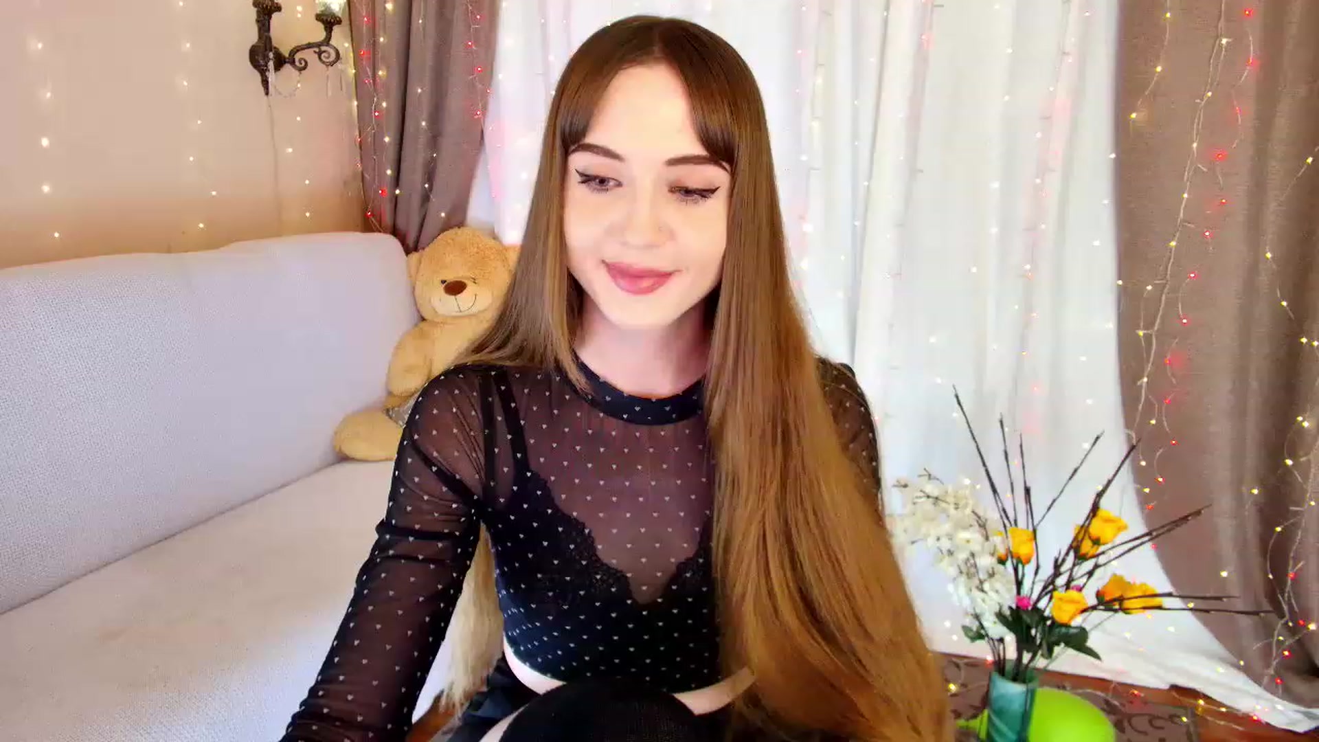 Gallery image thumbnail from Innocent_Soul's myfreecams stream on, 12/23/2022, 20:05 image 2 of 20