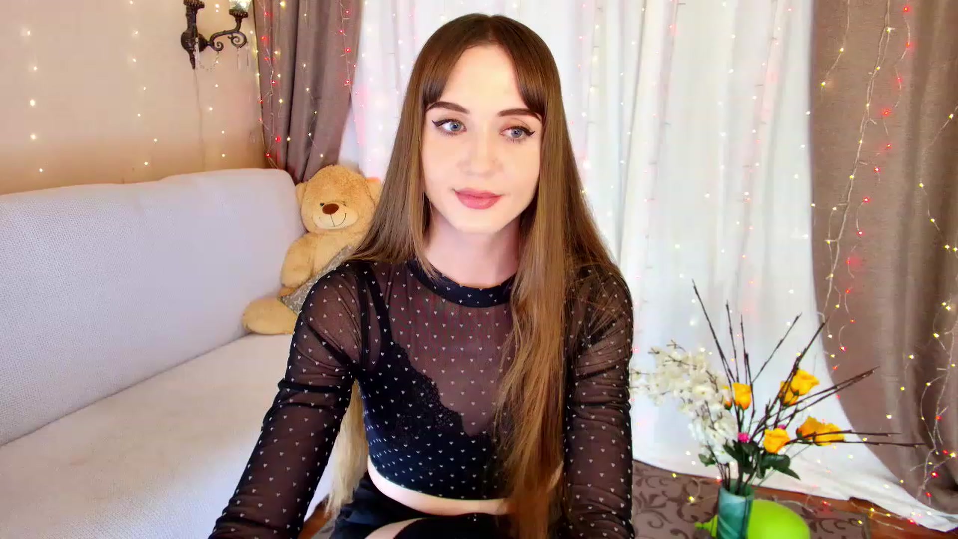 Gallery image thumbnail from Innocent_Soul's myfreecams stream on, 12/23/2022, 20:05 image 1 of 20