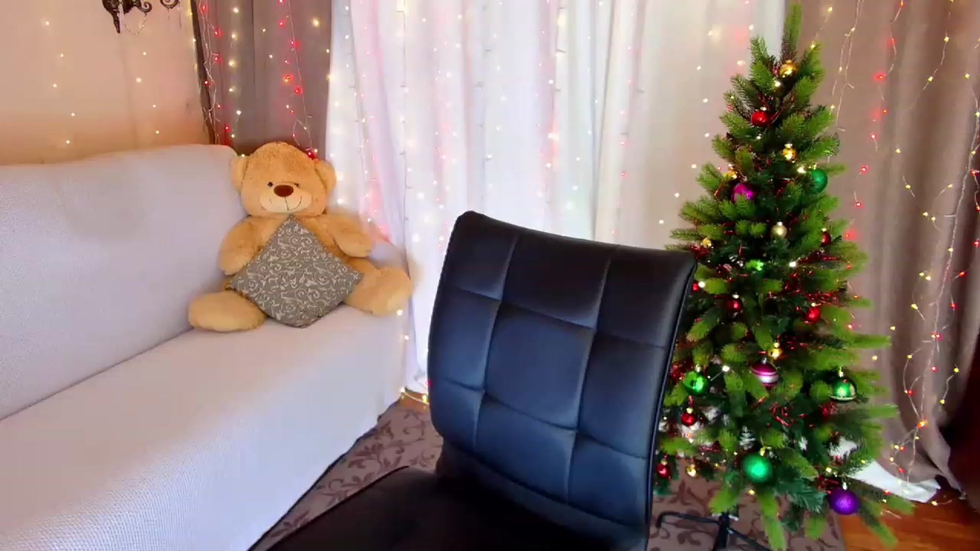 Gallery image thumbnail from Innocent_Soul's myfreecams stream on, 12/29/2022, 17:09 image 15 of 20