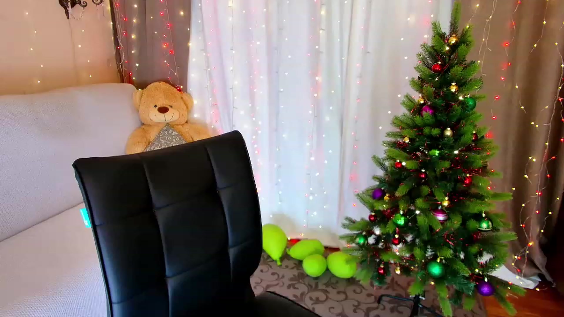 Gallery image thumbnail from Innocent_Soul's myfreecams stream on, 12/29/2022, 17:09 image 14 of 20