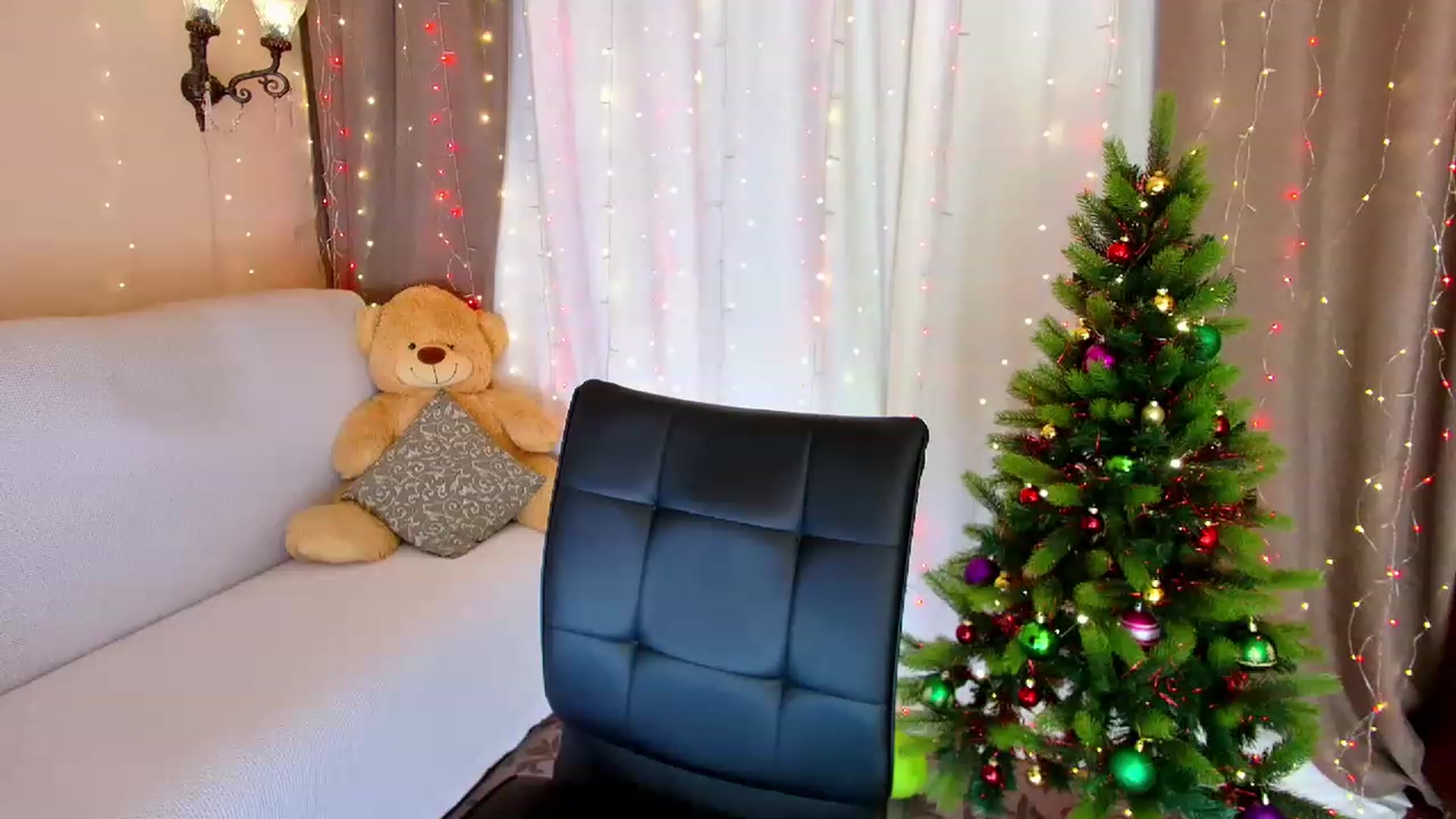 Gallery image thumbnail from Innocent_Soul's myfreecams stream on, 12/29/2022, 17:09 image 11 of 20