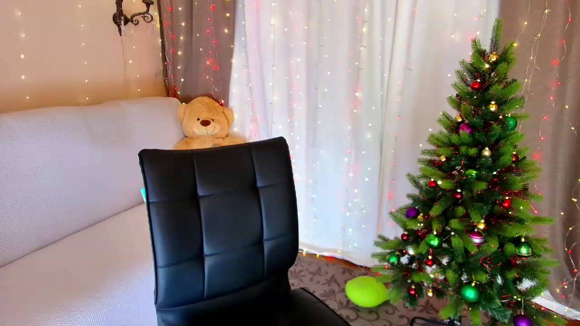 Gallery image thumbnail from Innocent_Soul's myfreecams stream on, 01/08/2023, 20:34 image 17 of 20