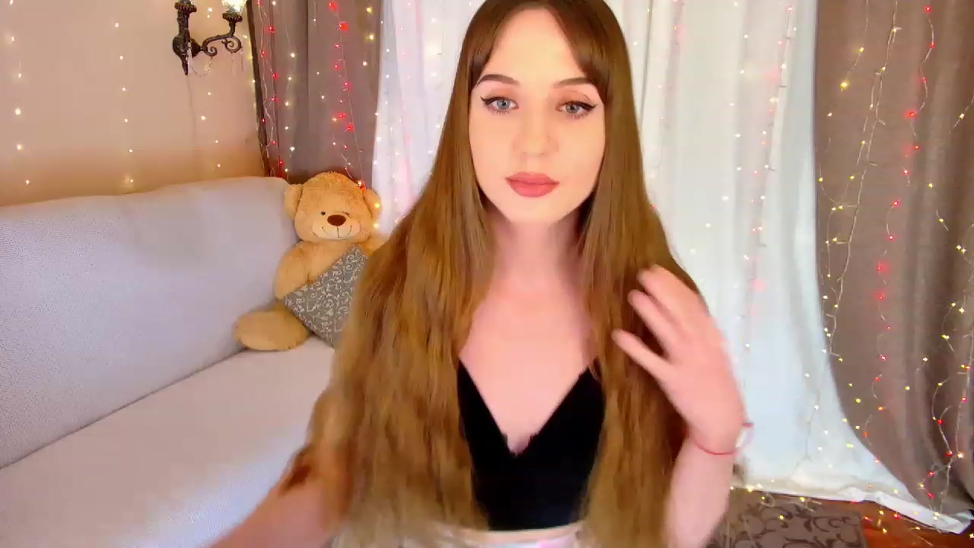 Gallery image thumbnail from Innocent_Soul's myfreecams stream on, 01/16/2023, 15:40 image 20 of 20