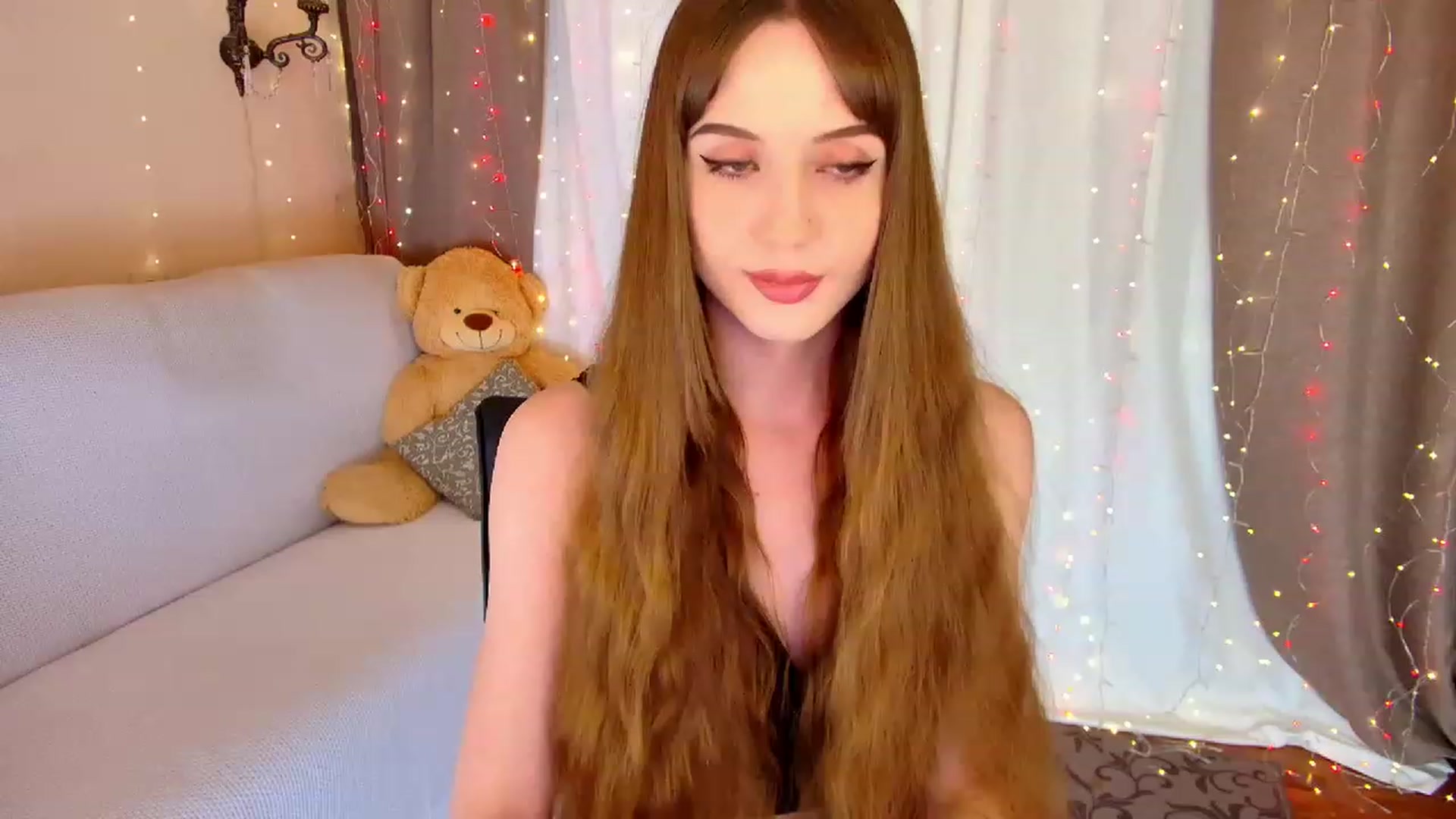 Gallery image thumbnail from Innocent_Soul's myfreecams stream on, 01/16/2023, 15:40 image 5 of 20