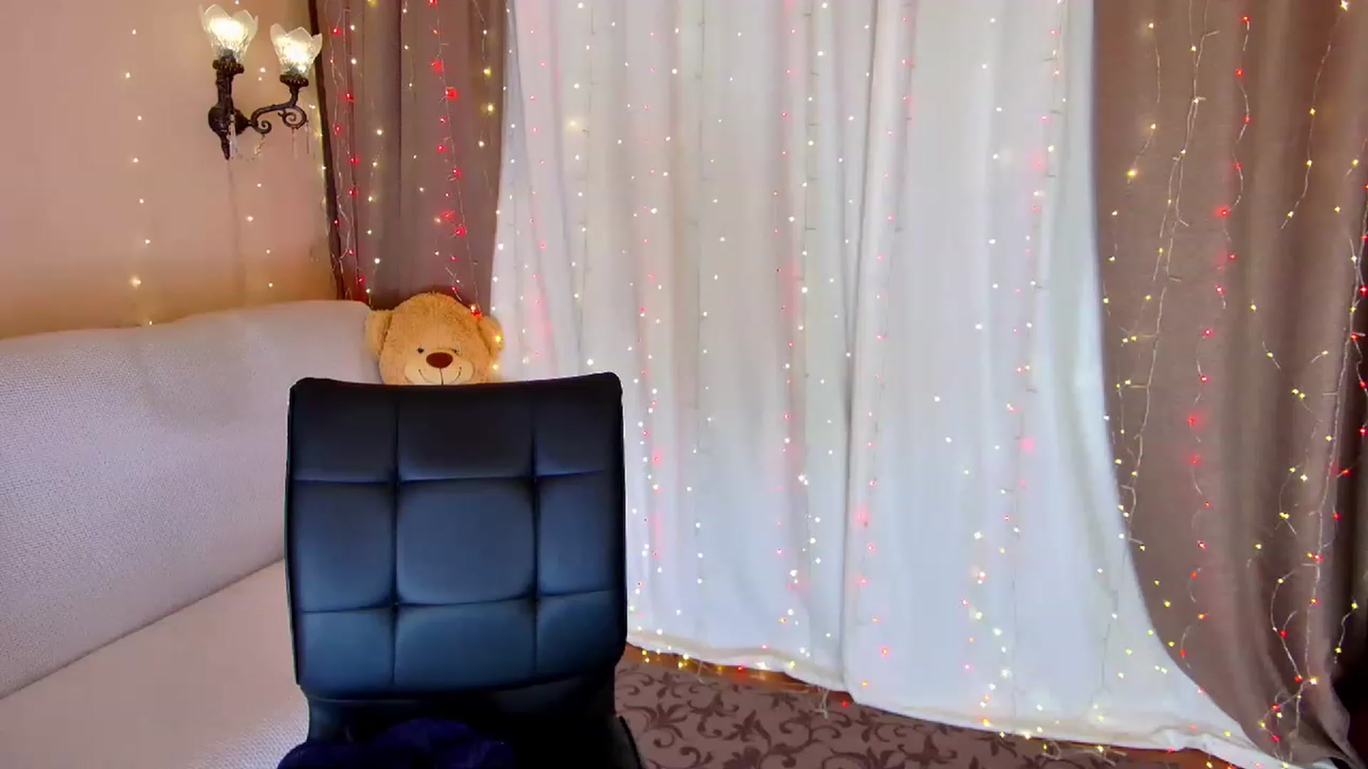 Gallery image thumbnail from Innocent_Soul's myfreecams stream on, 01/17/2023, 19:11 image 4 of 20