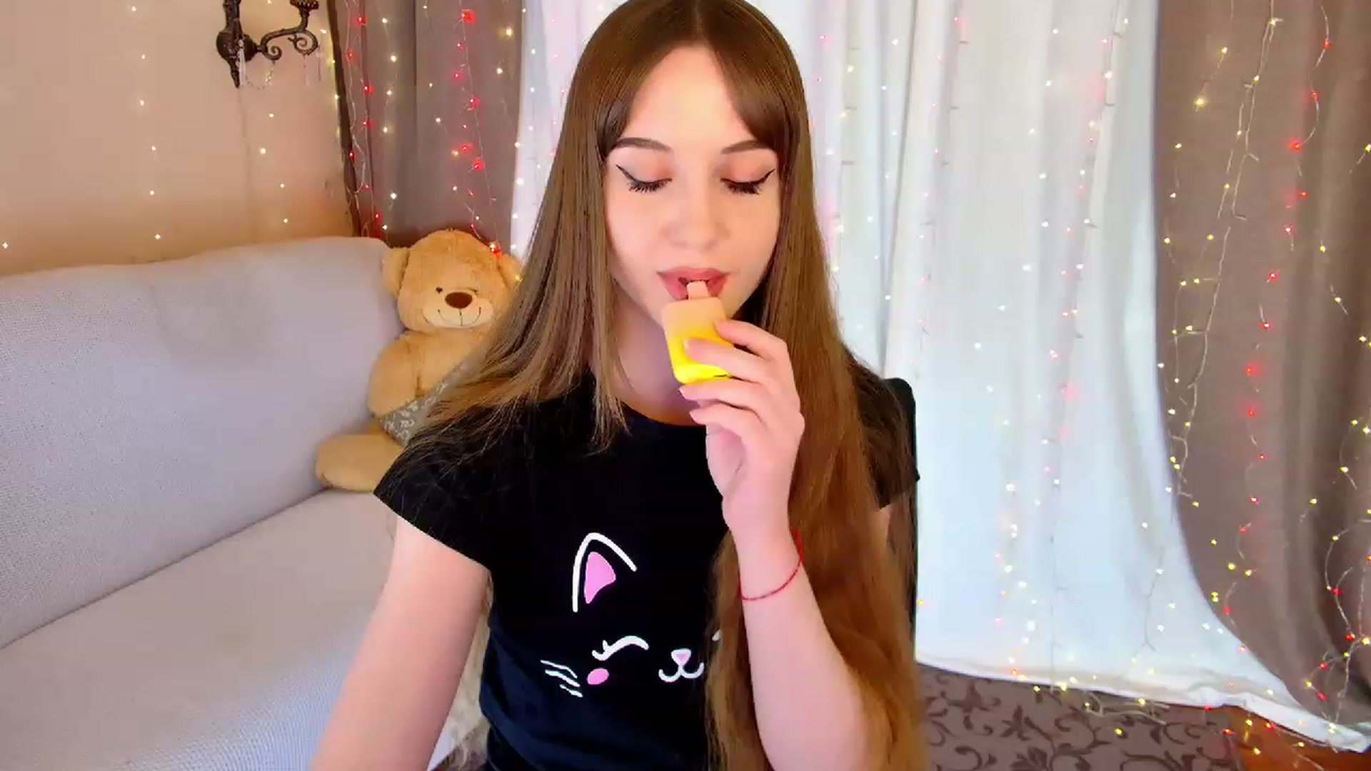 Gallery image thumbnail from Innocent_Soul's myfreecams stream on, 01/27/2023, 18:52 image 2 of 20