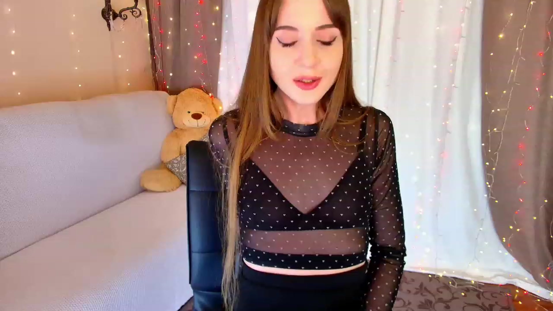 Gallery image thumbnail from Innocent_Soul's myfreecams stream on, 01/29/2023, 21:08 image 17 of 20