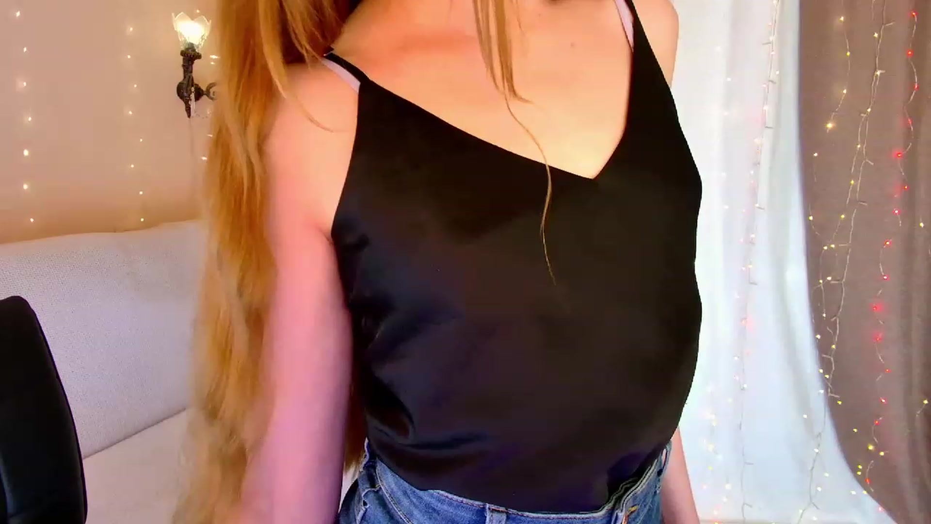 Gallery image thumbnail from Innocent_Soul's myfreecams stream on, 01/30/2023, 21:02 image 17 of 20