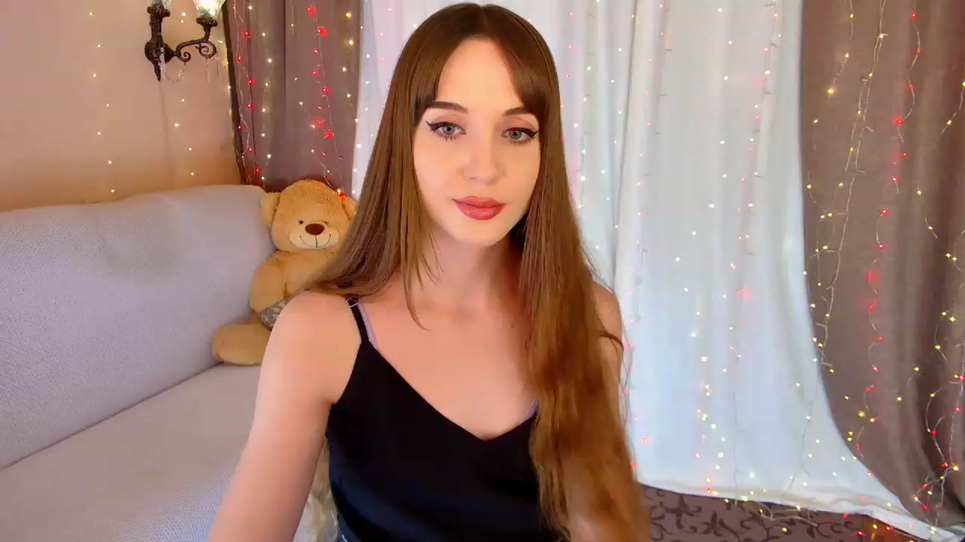 Gallery image thumbnail from Innocent_Soul's myfreecams stream on, 01/30/2023, 21:02 image 10 of 20