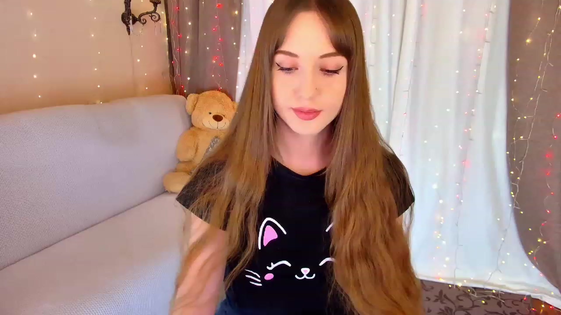Gallery image thumbnail from Innocent_Soul's myfreecams stream on, 02/06/2023, 16:33 image 2 of 20