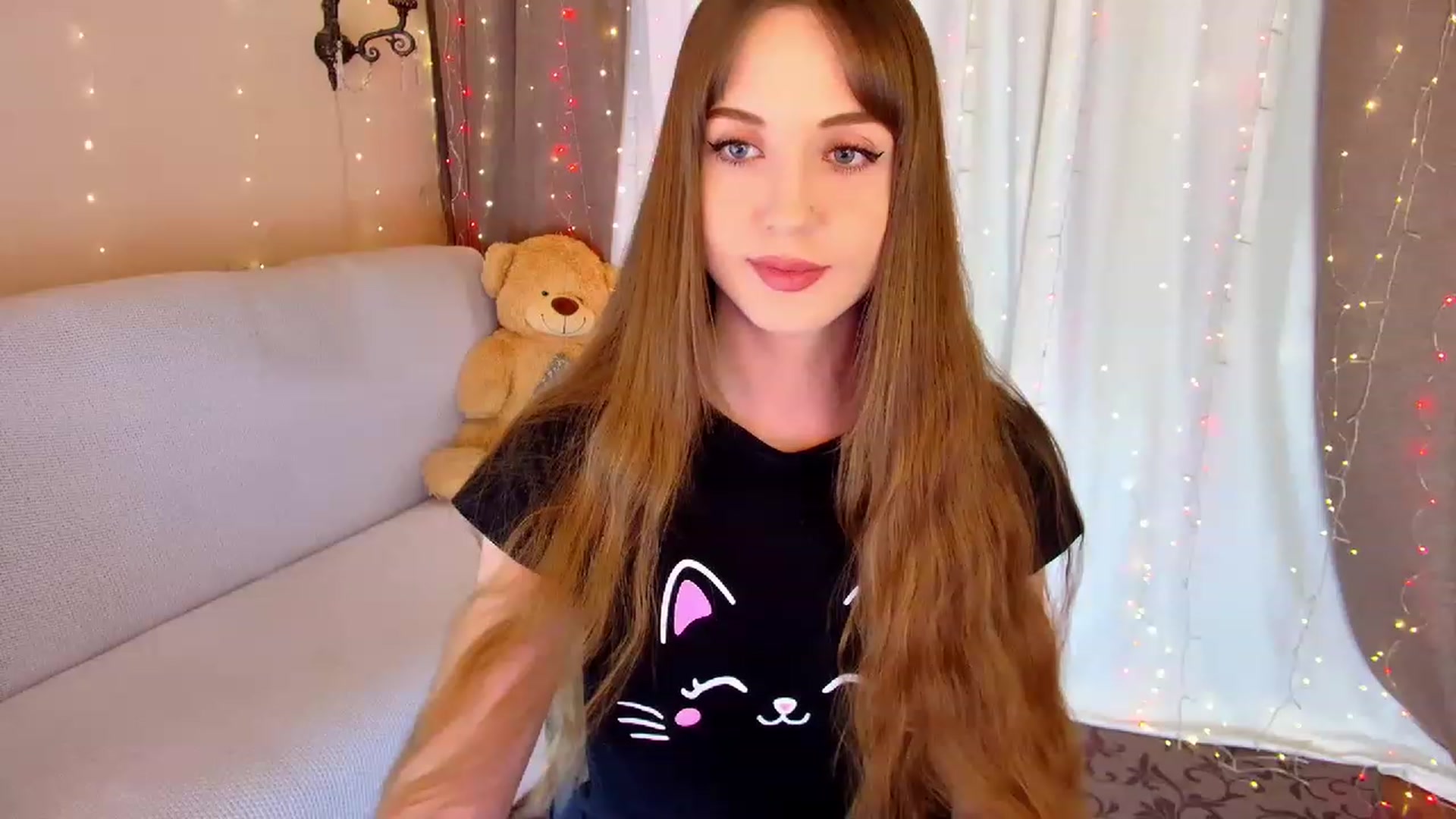 Gallery image thumbnail from Innocent_Soul's myfreecams stream on, 02/06/2023, 16:33 image 5 of 20