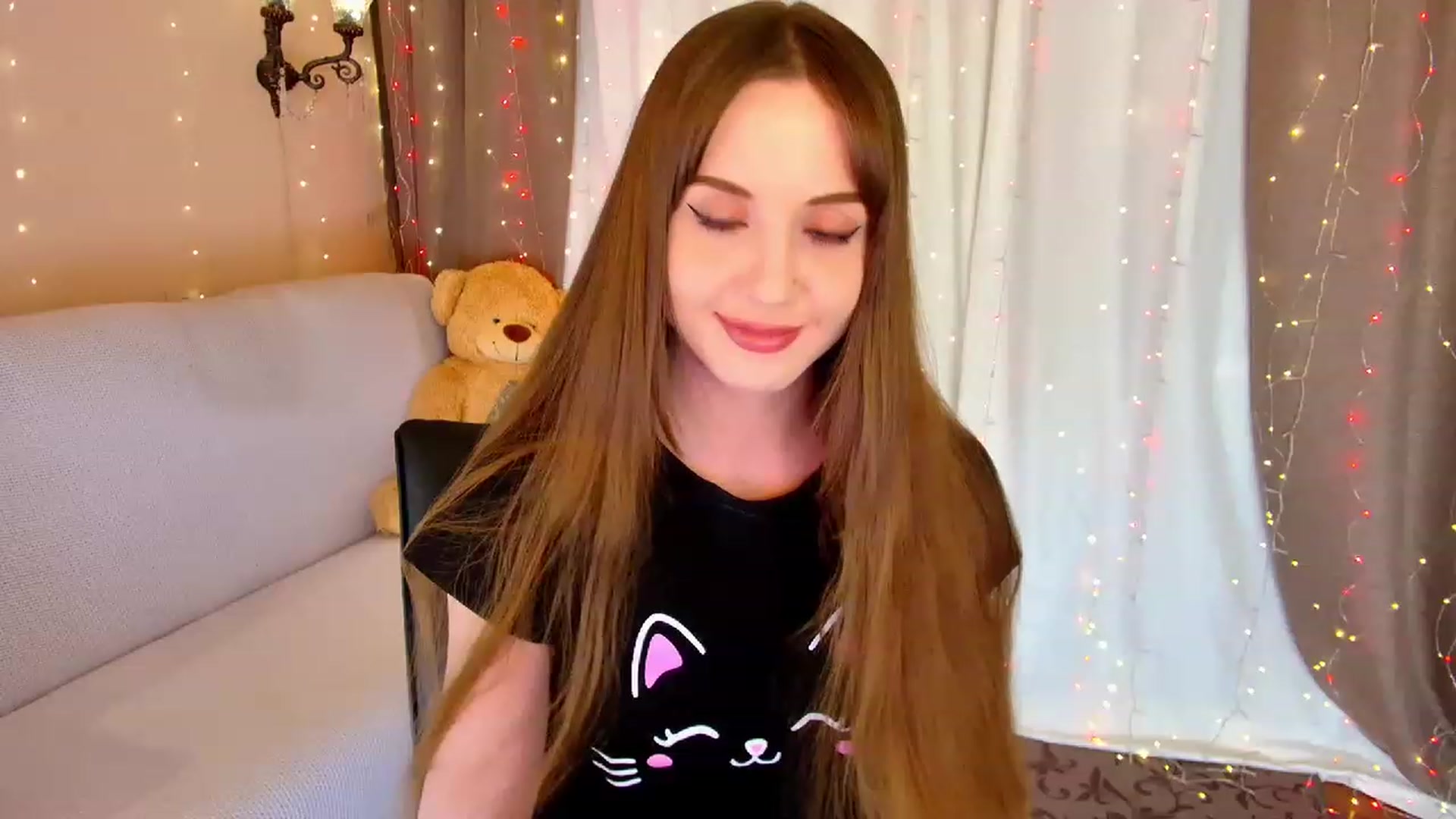Gallery image thumbnail from Innocent_Soul's myfreecams stream on, 02/06/2023, 20:45 image 8 of 20