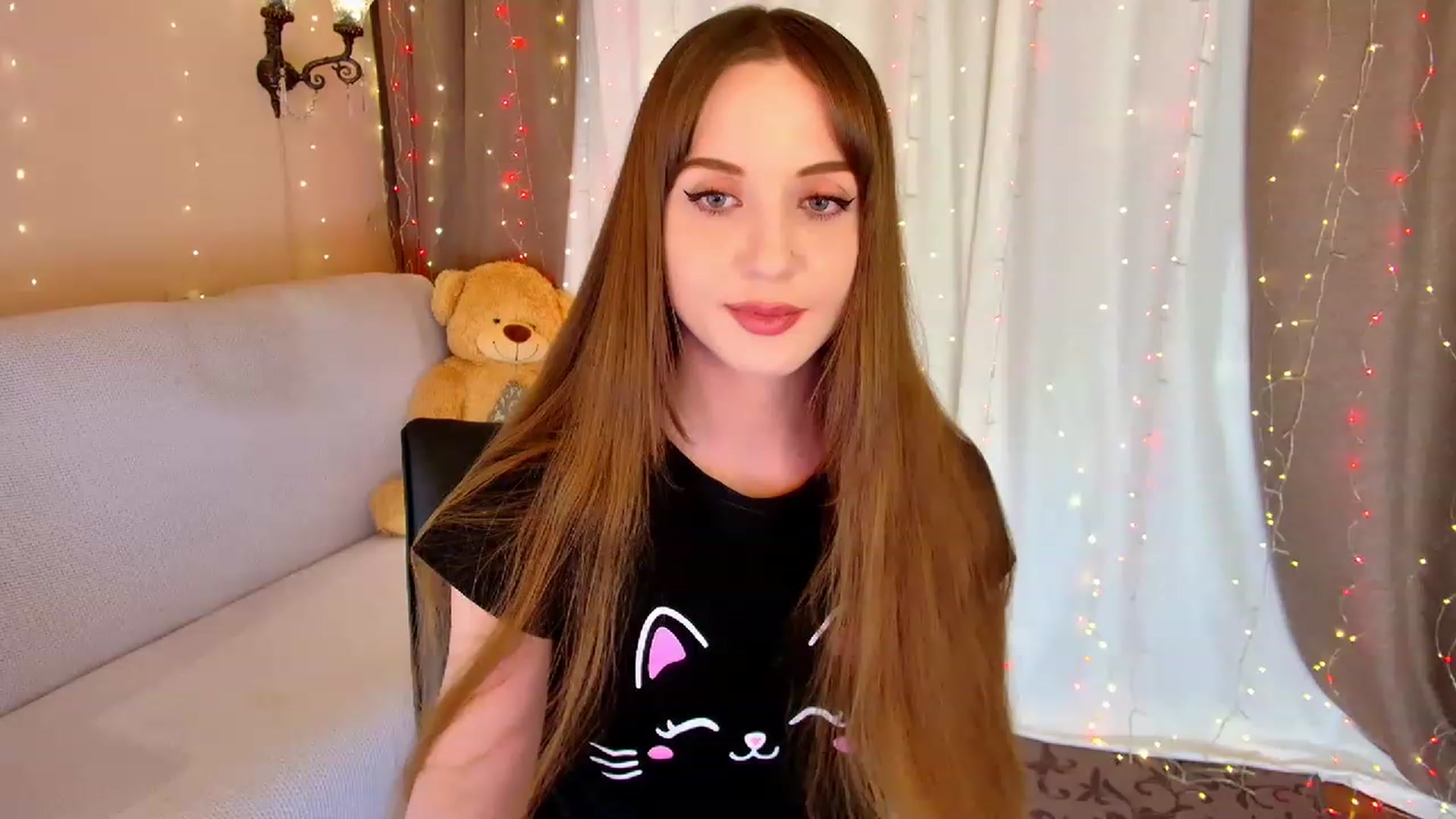 Gallery image thumbnail from Innocent_Soul's myfreecams stream on, 02/06/2023, 20:45 image 13 of 20