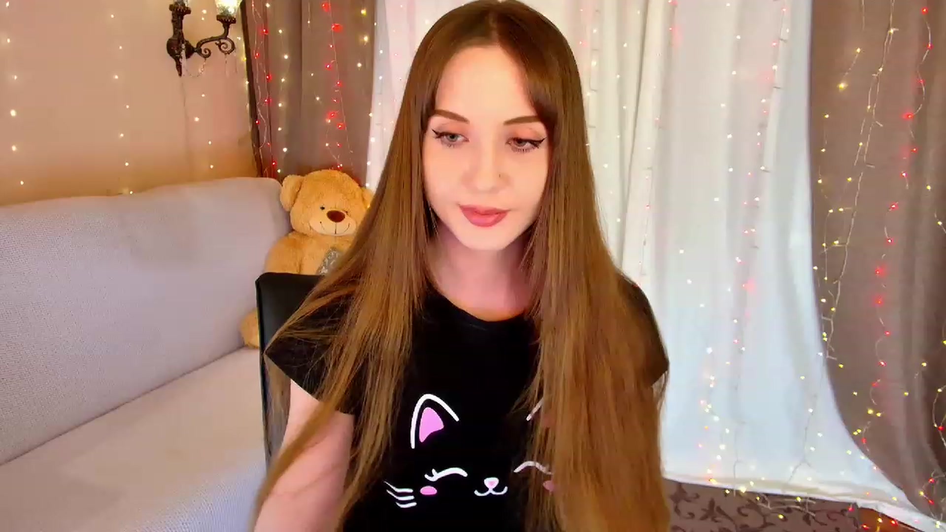 Gallery image thumbnail from Innocent_Soul's myfreecams stream on, 02/06/2023, 20:45 image 16 of 20