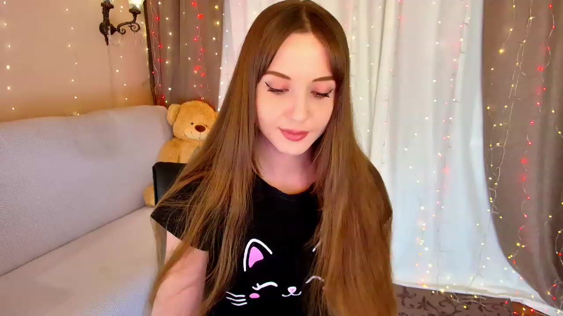 Gallery image thumbnail from Innocent_Soul's myfreecams stream on, 02/06/2023, 20:45 image 5 of 20