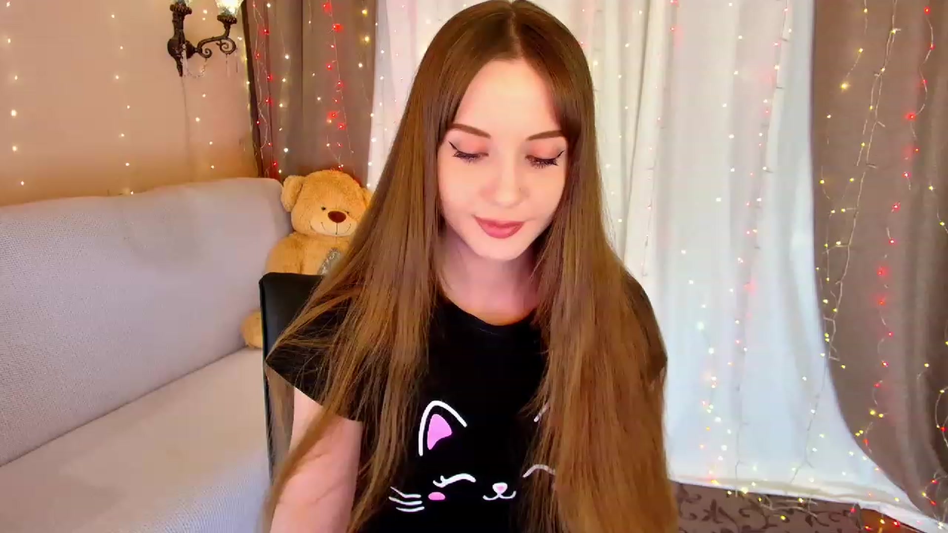 Gallery image thumbnail from Innocent_Soul's myfreecams stream on, 02/06/2023, 20:45 image 7 of 20