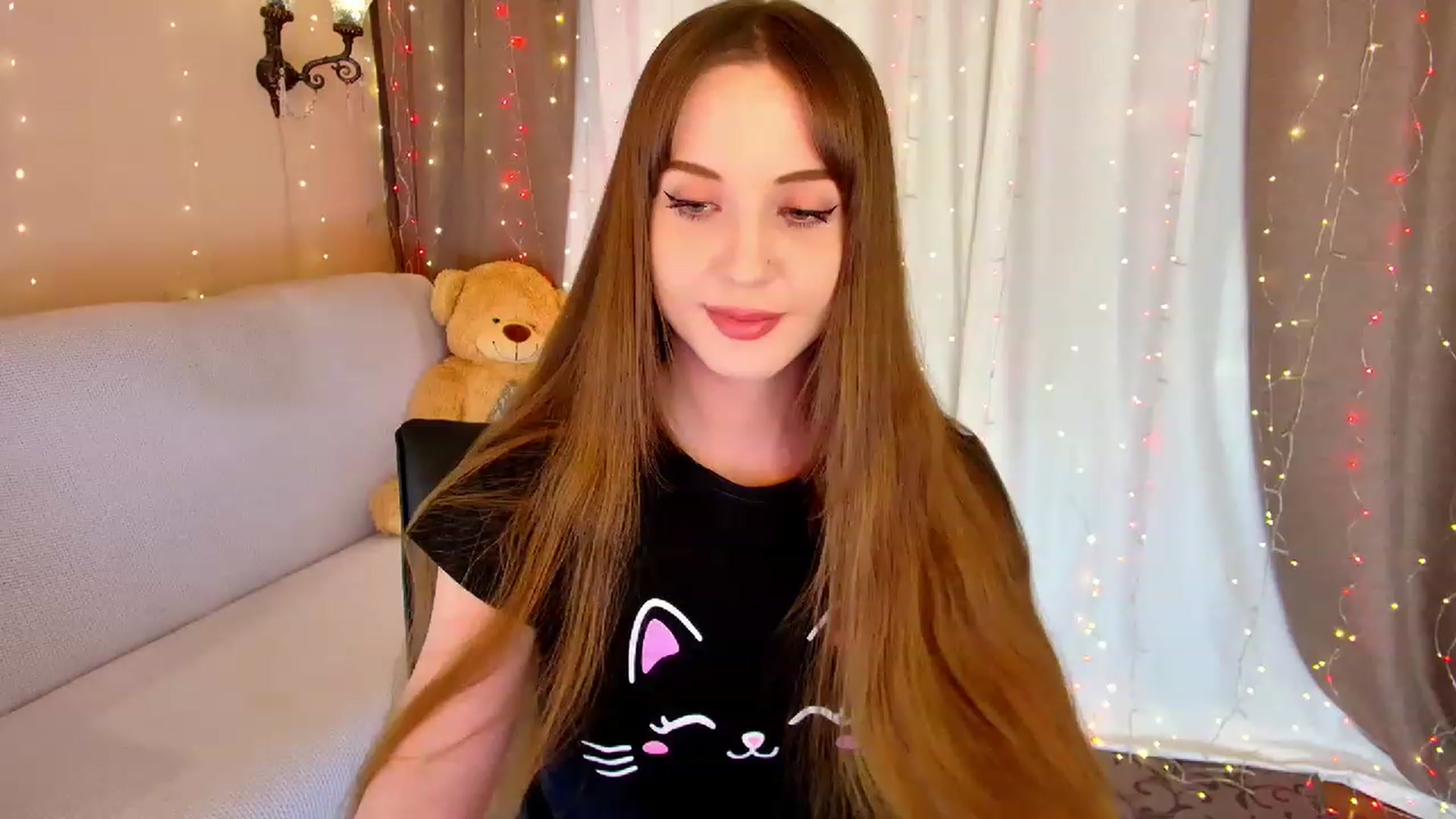 Gallery image thumbnail from Innocent_Soul's myfreecams stream on, 02/06/2023, 20:45 image 19 of 20