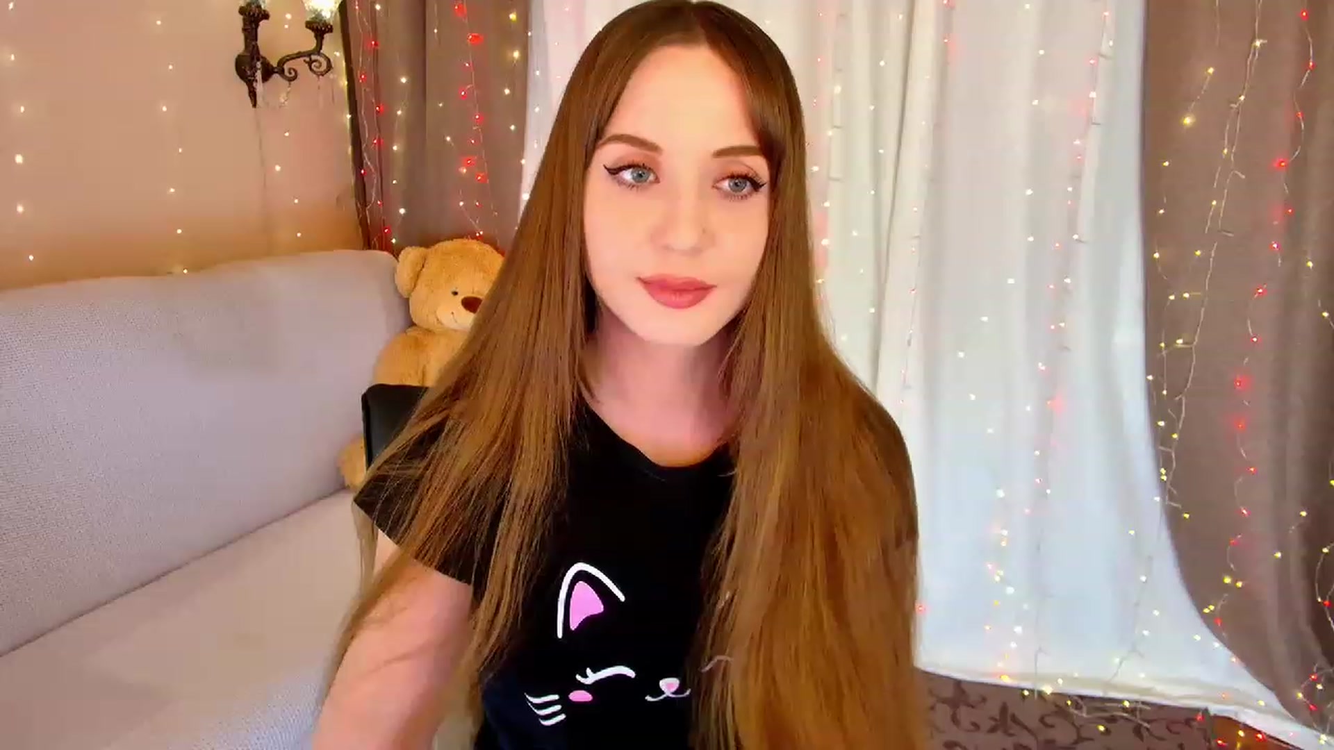 Gallery image thumbnail from Innocent_Soul's myfreecams stream on, 02/06/2023, 20:45 image 3 of 20