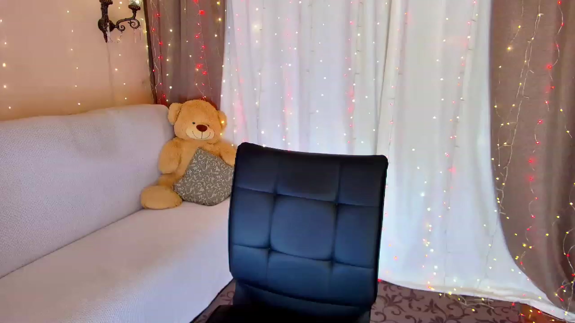 Gallery image thumbnail from Innocent_Soul's myfreecams stream on, 02/09/2023, 15:36 image 16 of 20
