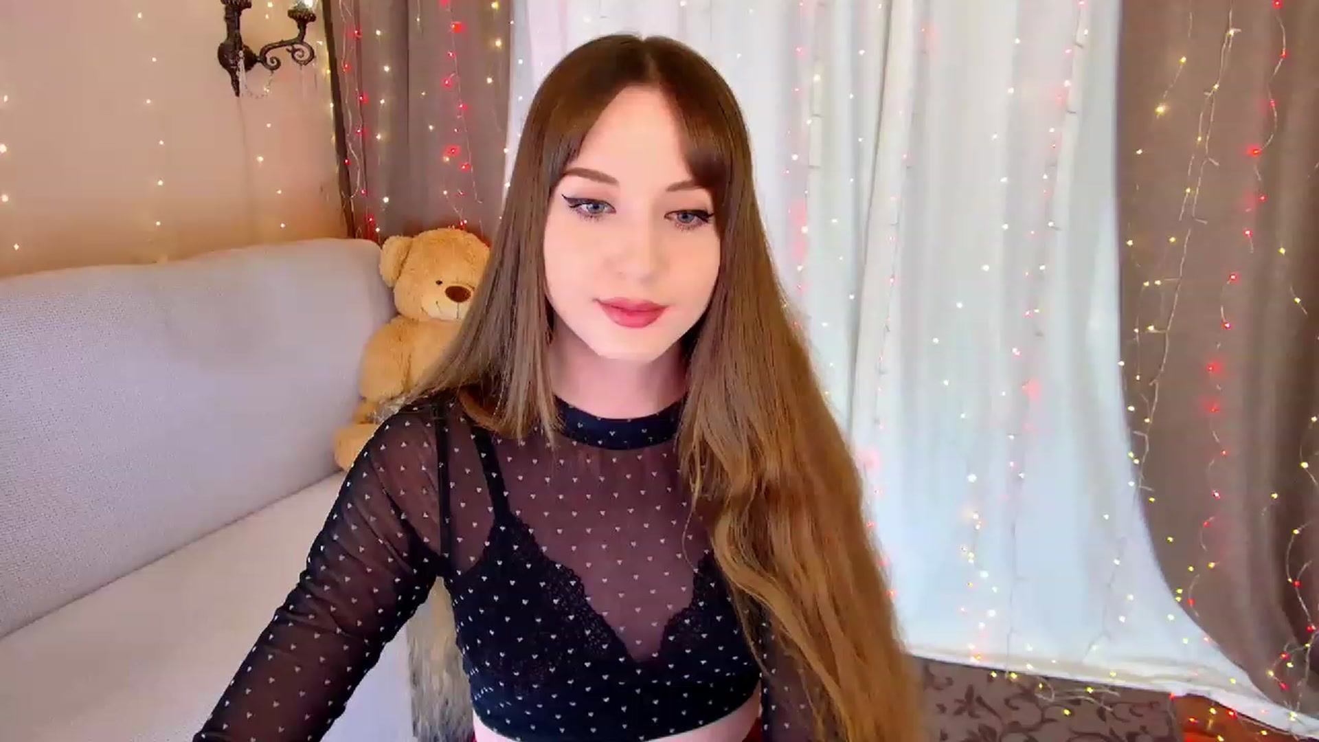Gallery image thumbnail from Innocent_Soul's myfreecams stream on, 02/15/2023, 15:32 image 16 of 20