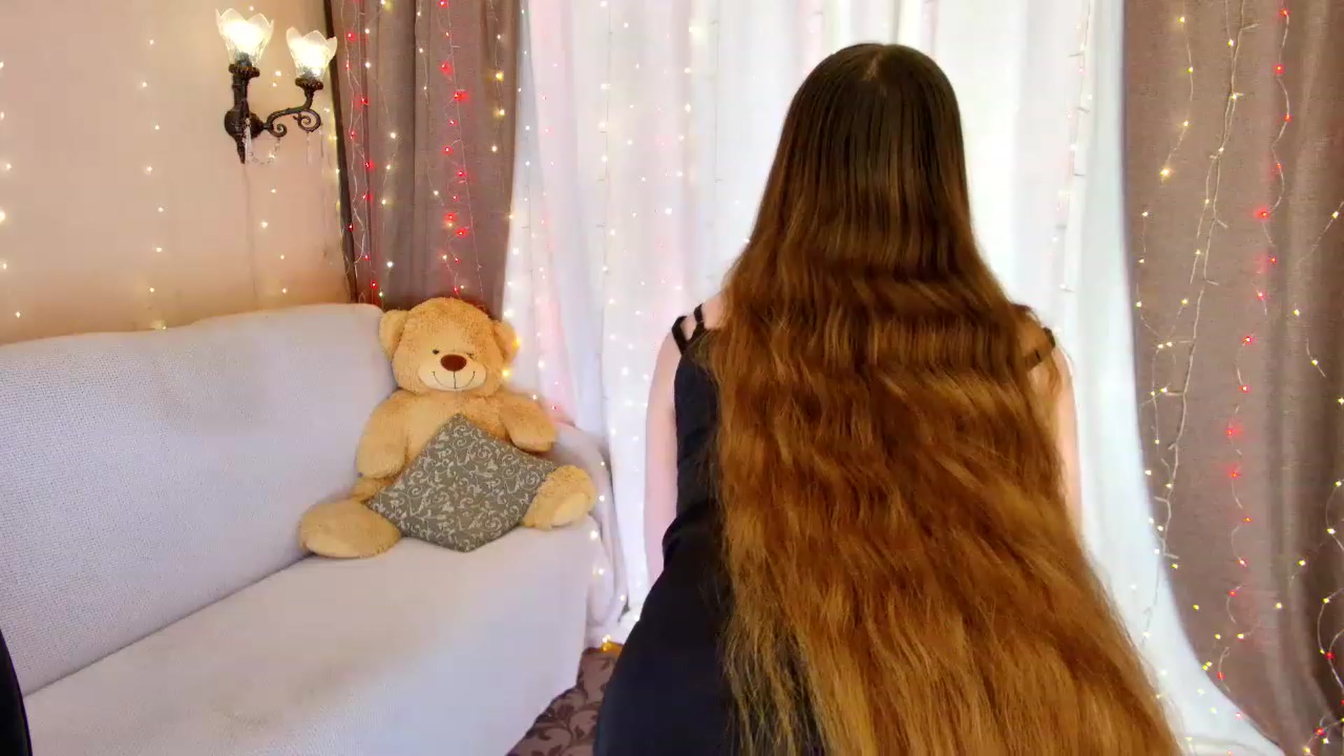 Gallery image thumbnail from Innocent_Soul's myfreecams stream on, 02/26/2023, 15:10 image 18 of 20