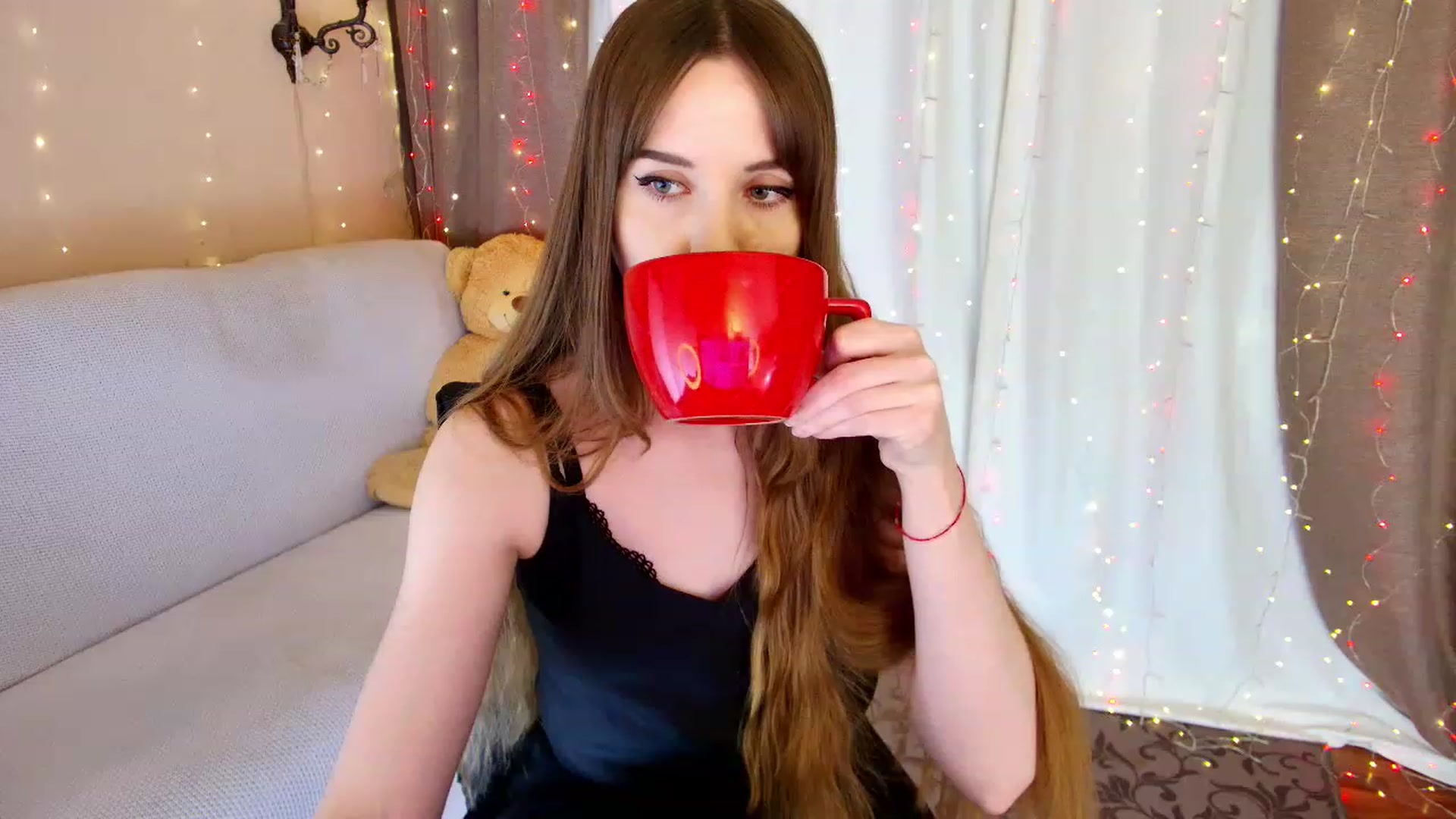 Gallery image thumbnail from Innocent_Soul's myfreecams stream on, 02/26/2023, 16:13 image 16 of 20