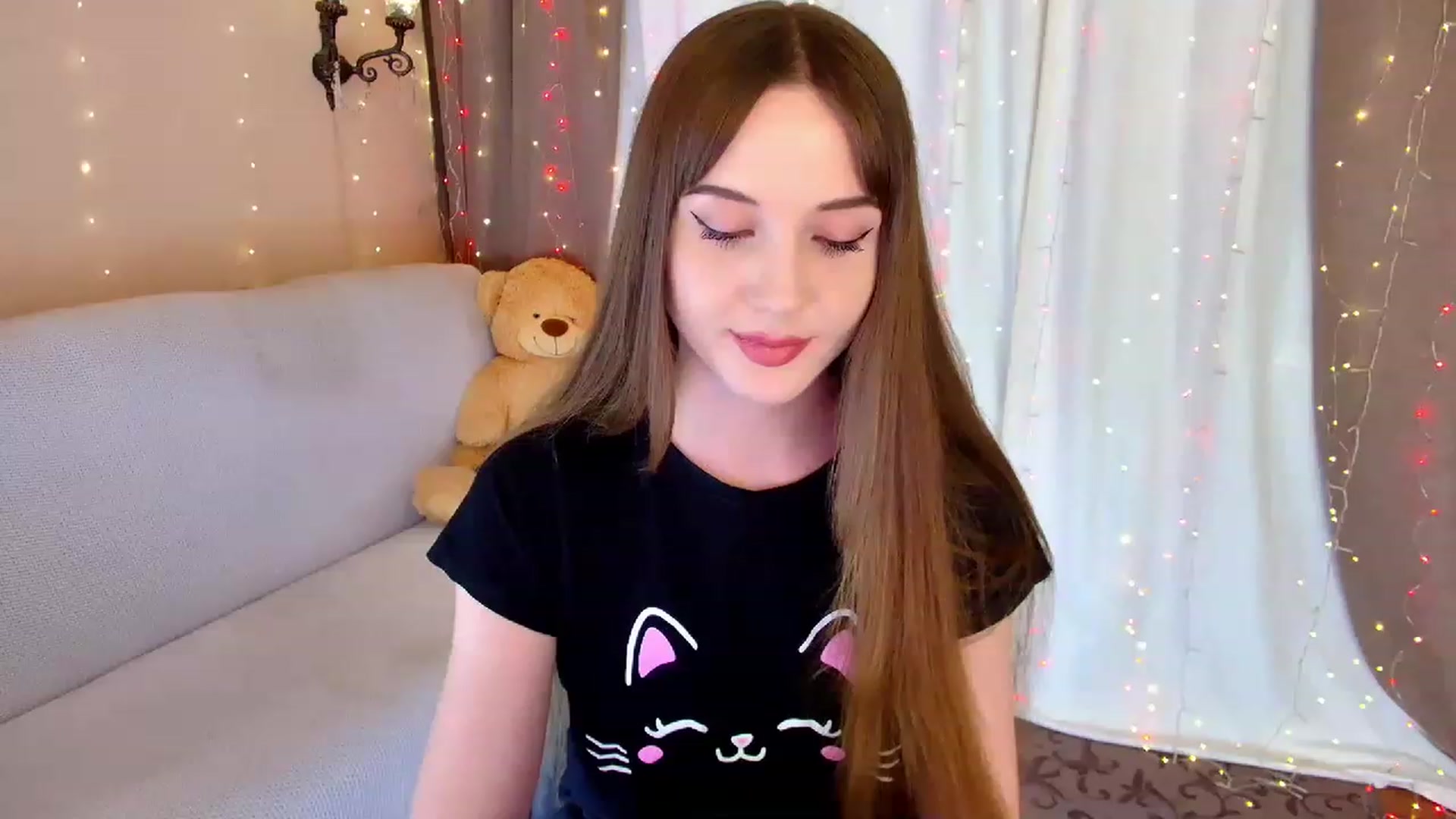 Gallery image thumbnail from Innocent_Soul's myfreecams stream on, 03/04/2023, 18:54 image 16 of 20