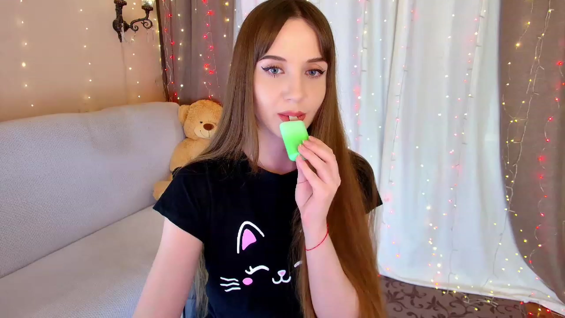Gallery image thumbnail from Innocent_Soul's myfreecams stream on, 03/04/2023, 19:43 image 19 of 20