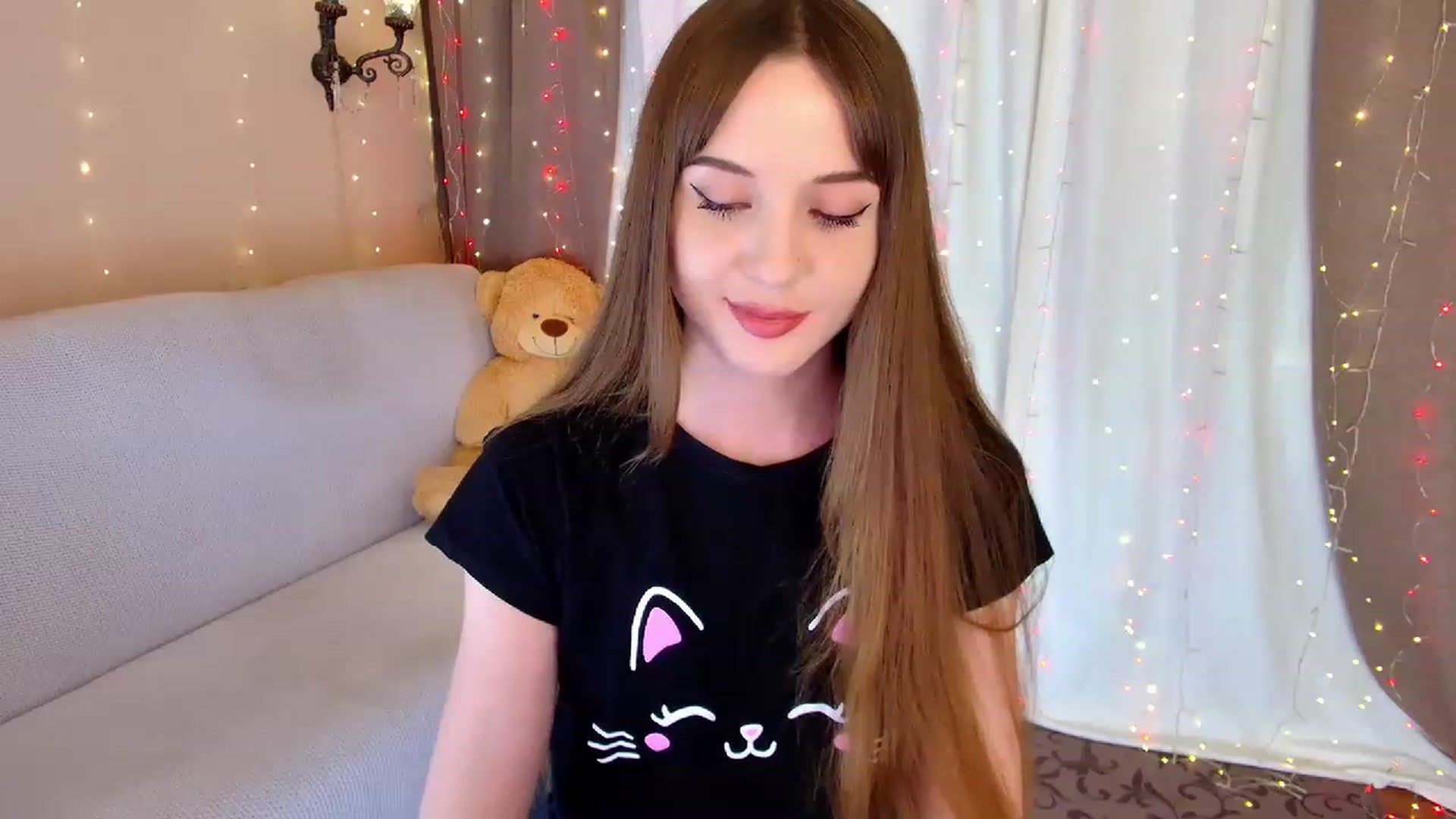 Gallery image thumbnail from Innocent_Soul's myfreecams stream on, 03/04/2023, 19:43 image 8 of 20