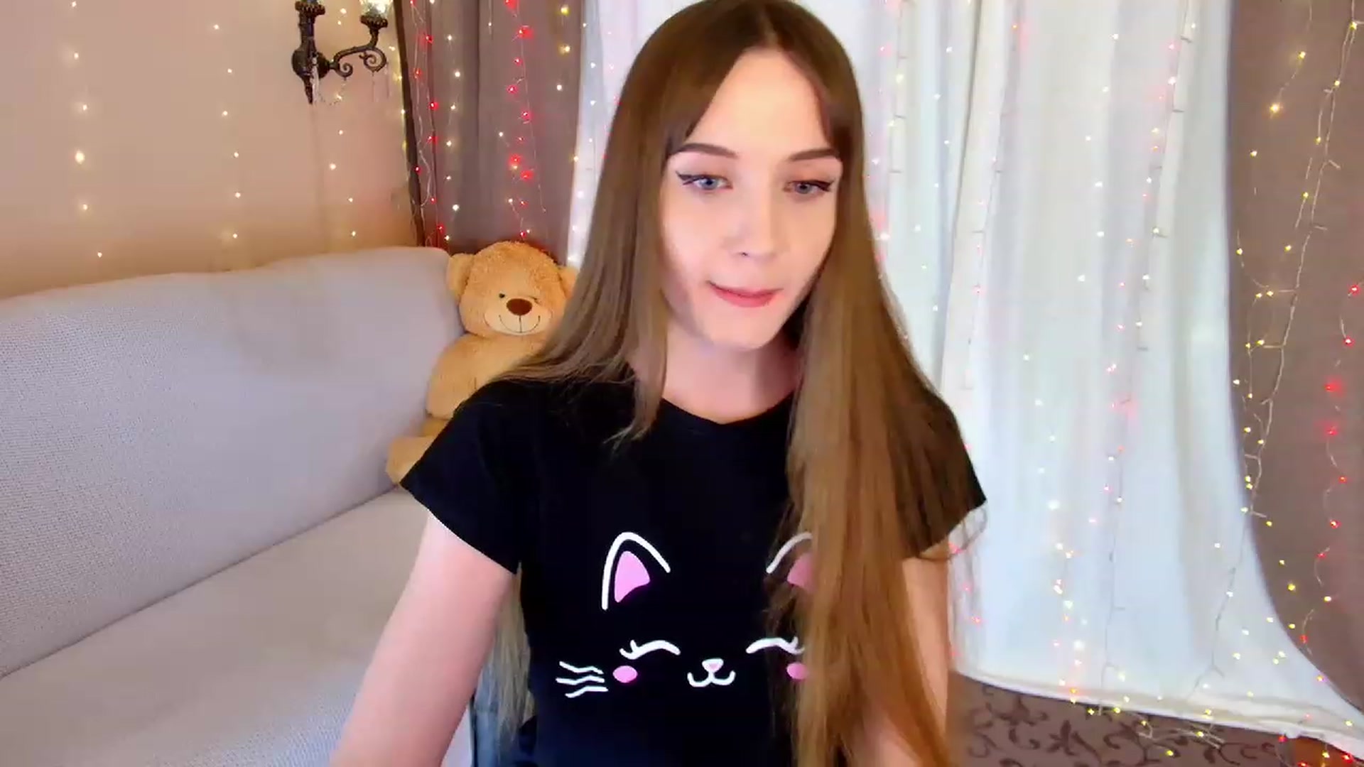 Gallery image thumbnail from Innocent_Soul's myfreecams stream on, 03/04/2023, 19:43 image 6 of 20