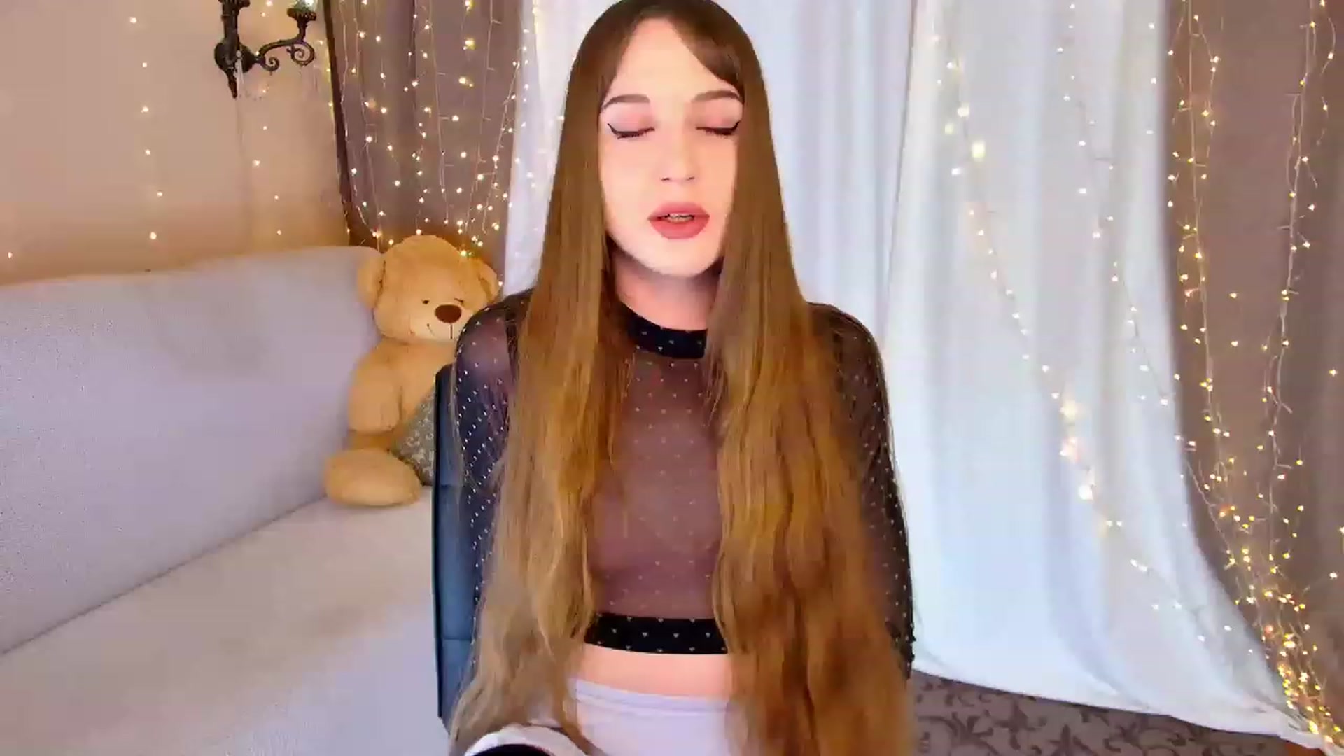 Gallery image thumbnail from Innocent_Soul's myfreecams stream on, 03/14/2023, 15:15 image 6 of 20