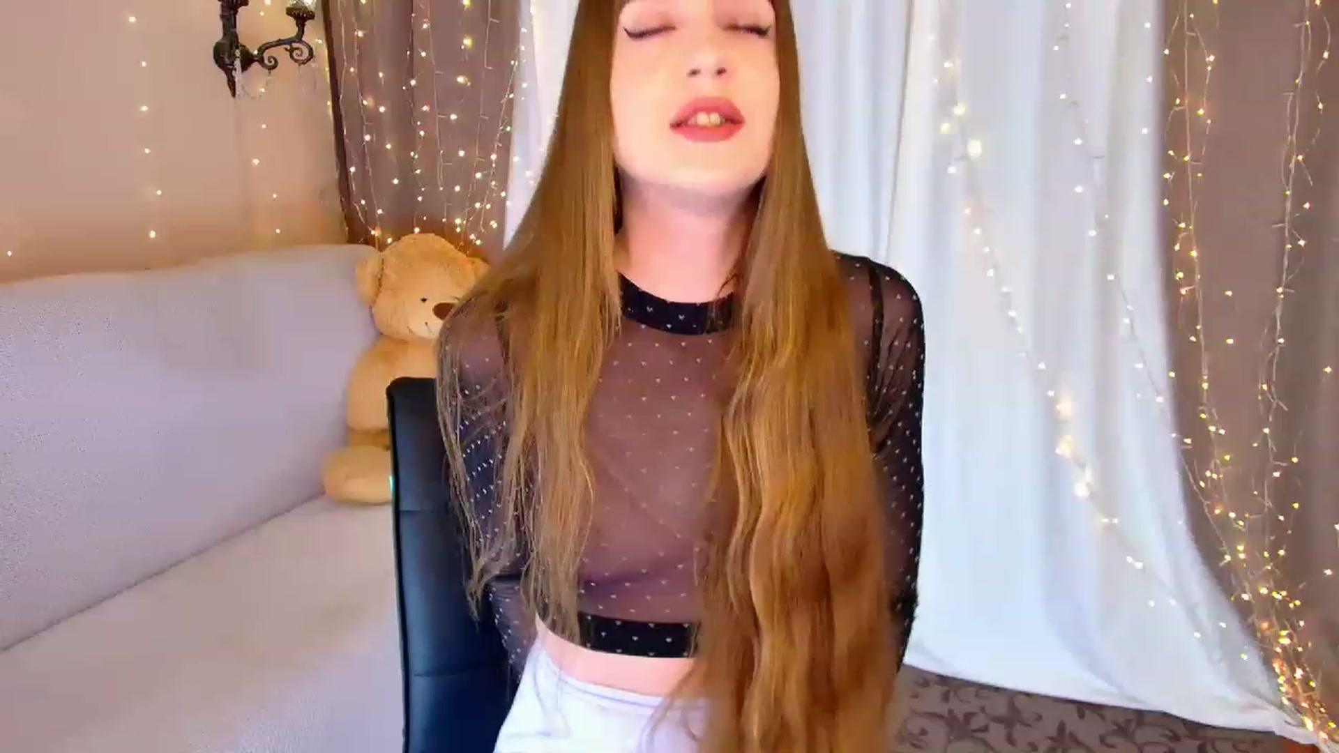 Gallery image thumbnail from Innocent_Soul's myfreecams stream on, 03/14/2023, 16:08 image 10 of 20