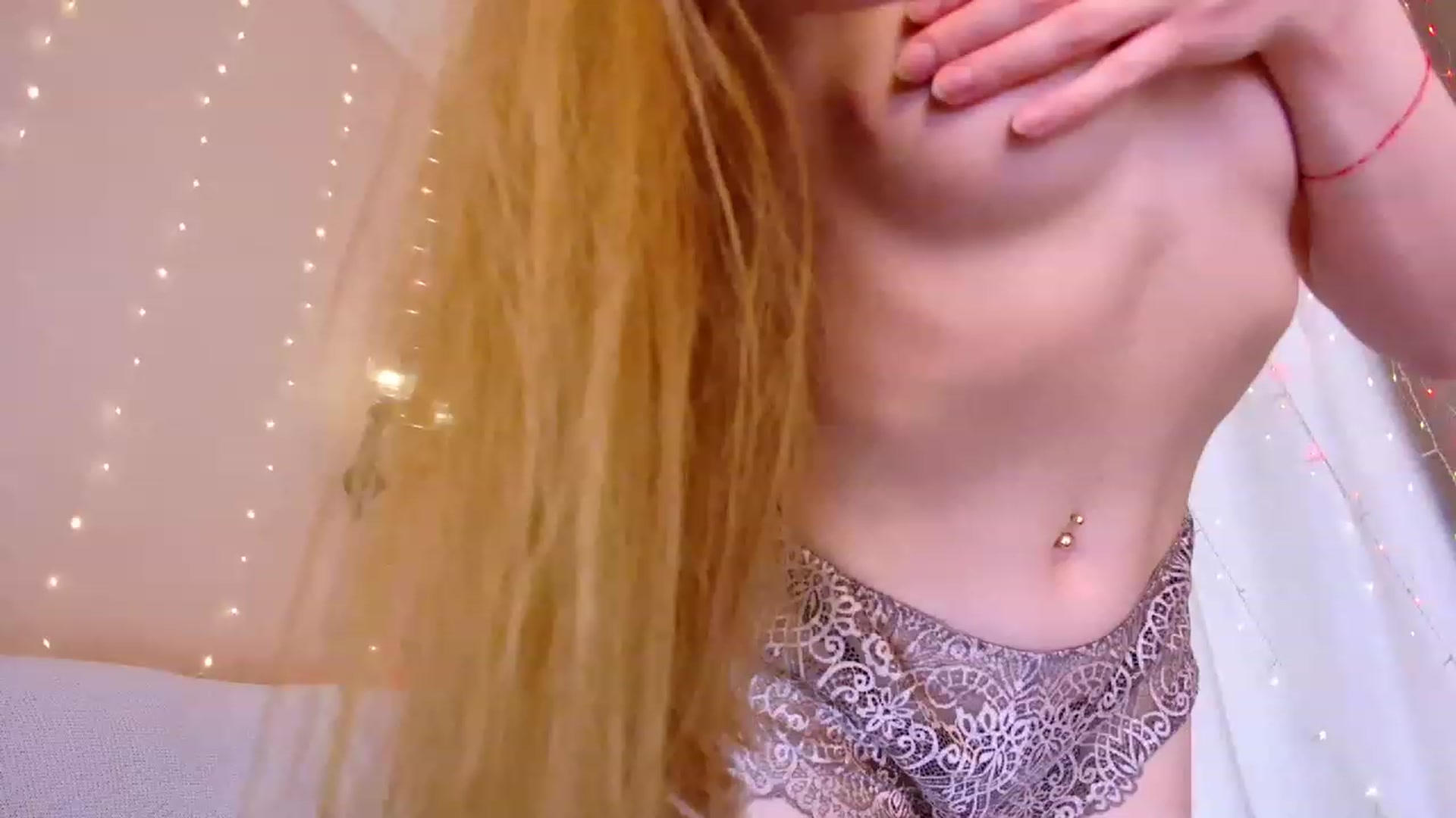 Gallery image thumbnail from Innocent_Soul's myfreecams stream on, 04/25/2023, 16:45 image 1 of 20