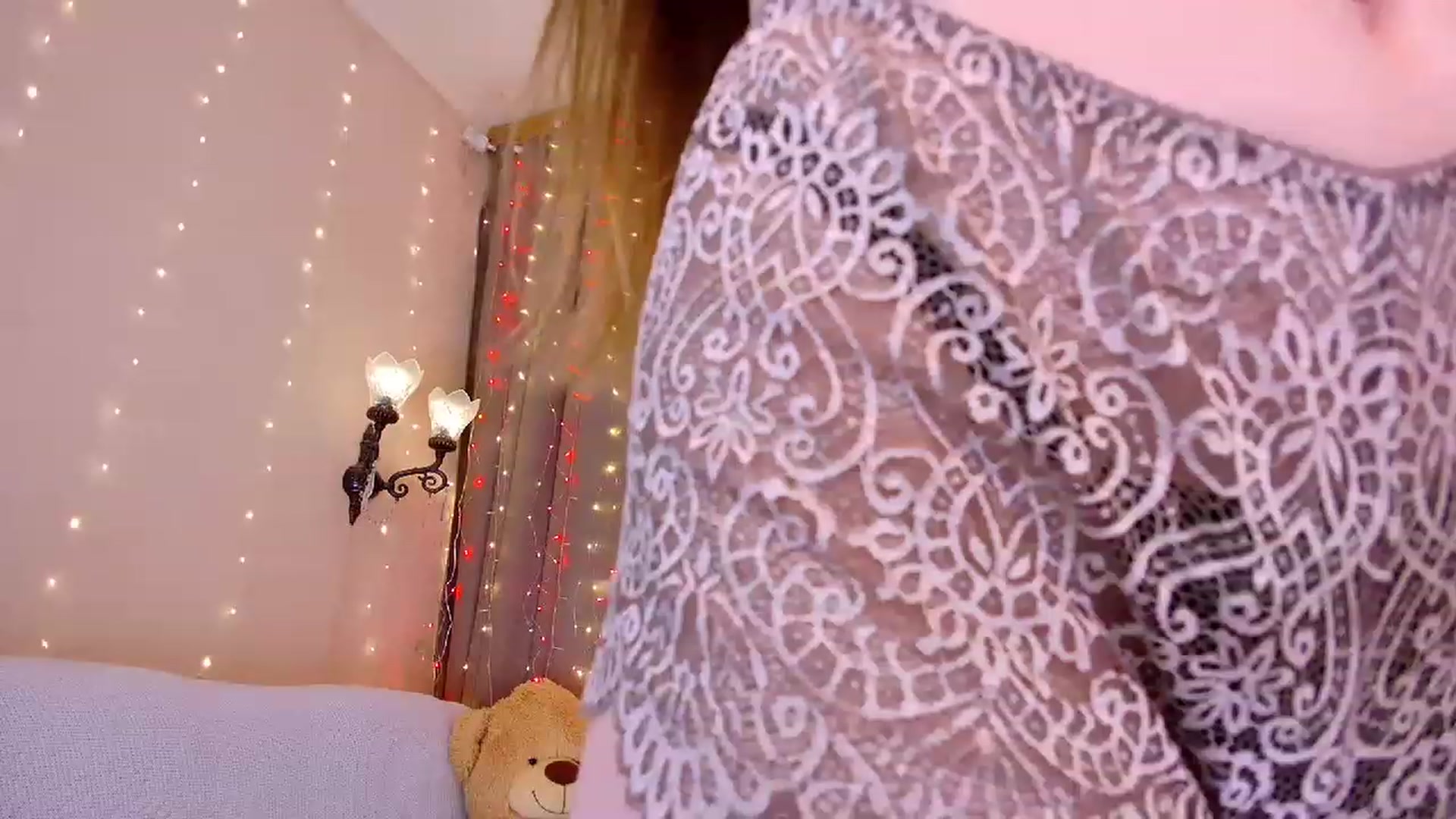 Gallery image thumbnail from Innocent_Soul's myfreecams stream on, 04/25/2023, 16:45 image 7 of 20