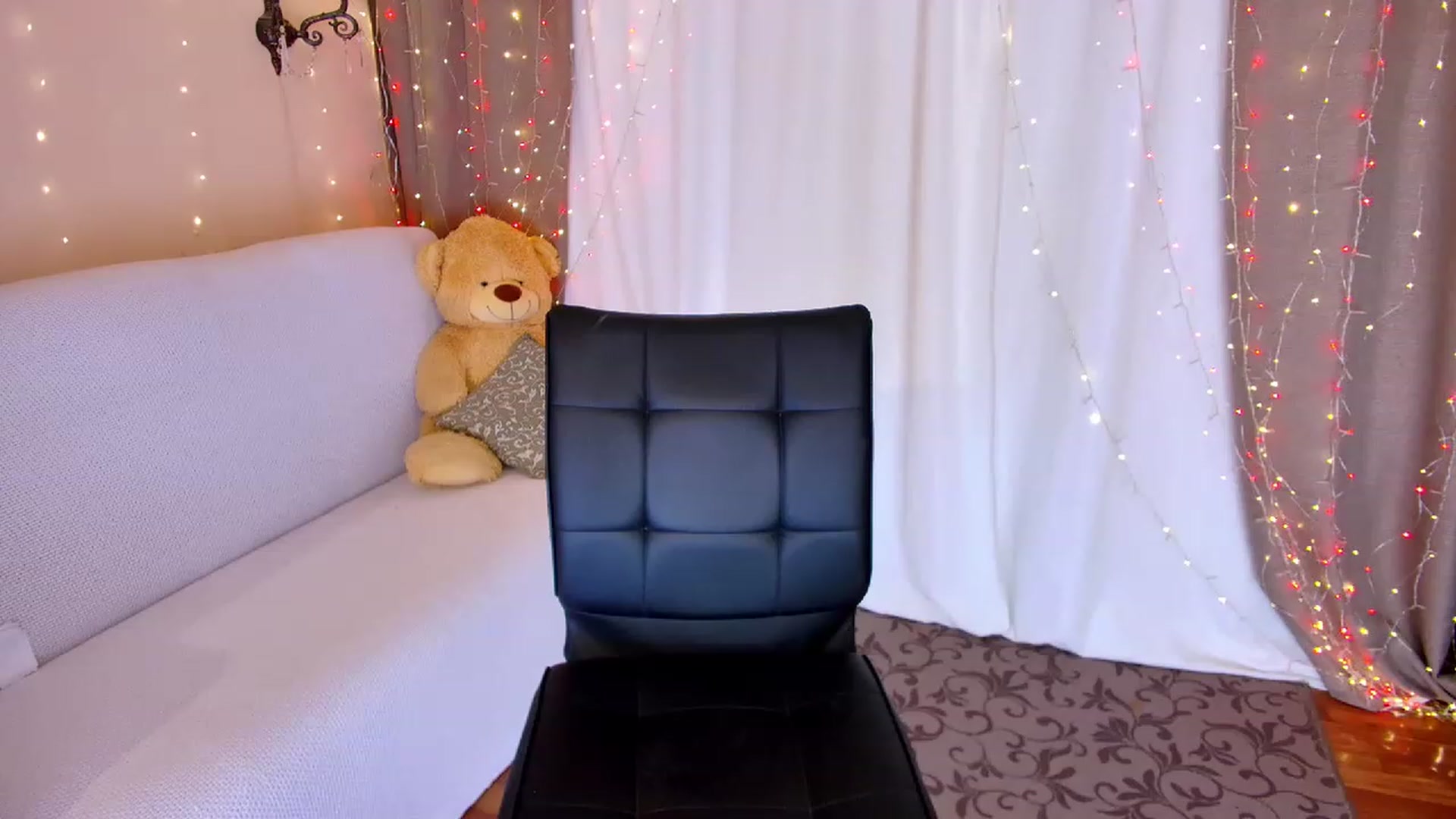 Gallery image thumbnail from Innocent_Soul's myfreecams stream on, 04/25/2023, 20:52 image 19 of 20