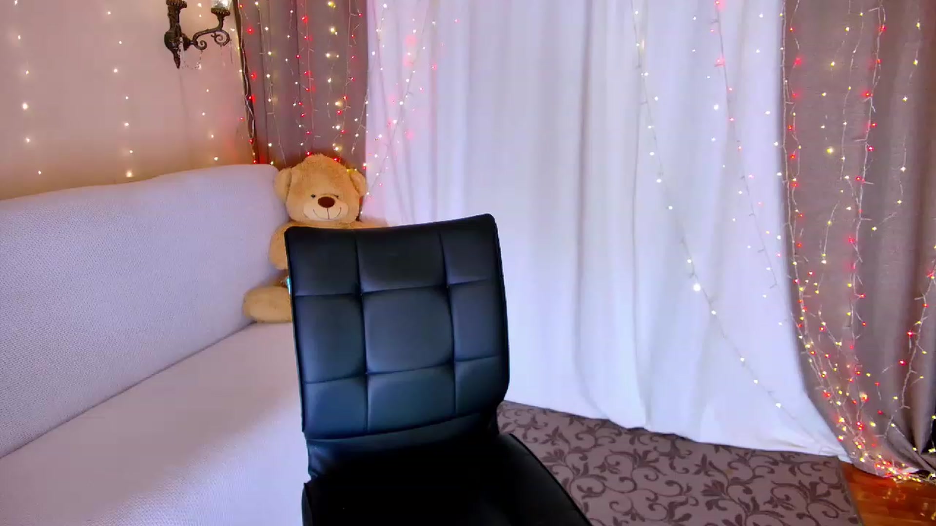Gallery image thumbnail from Innocent_Soul's myfreecams stream on, 05/02/2023, 18:04 image 19 of 20