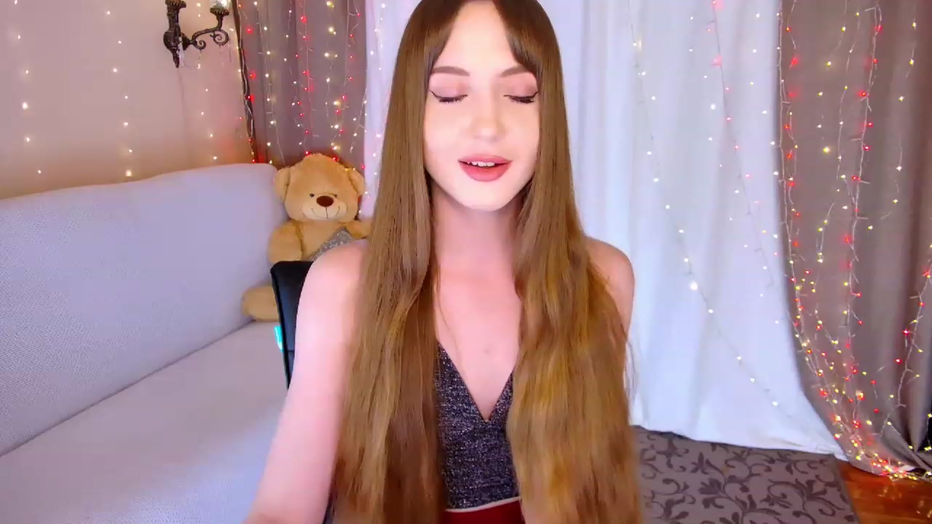 Gallery image thumbnail from Innocent_Soul's myfreecams stream on, 05/02/2023, 18:50 image 6 of 20