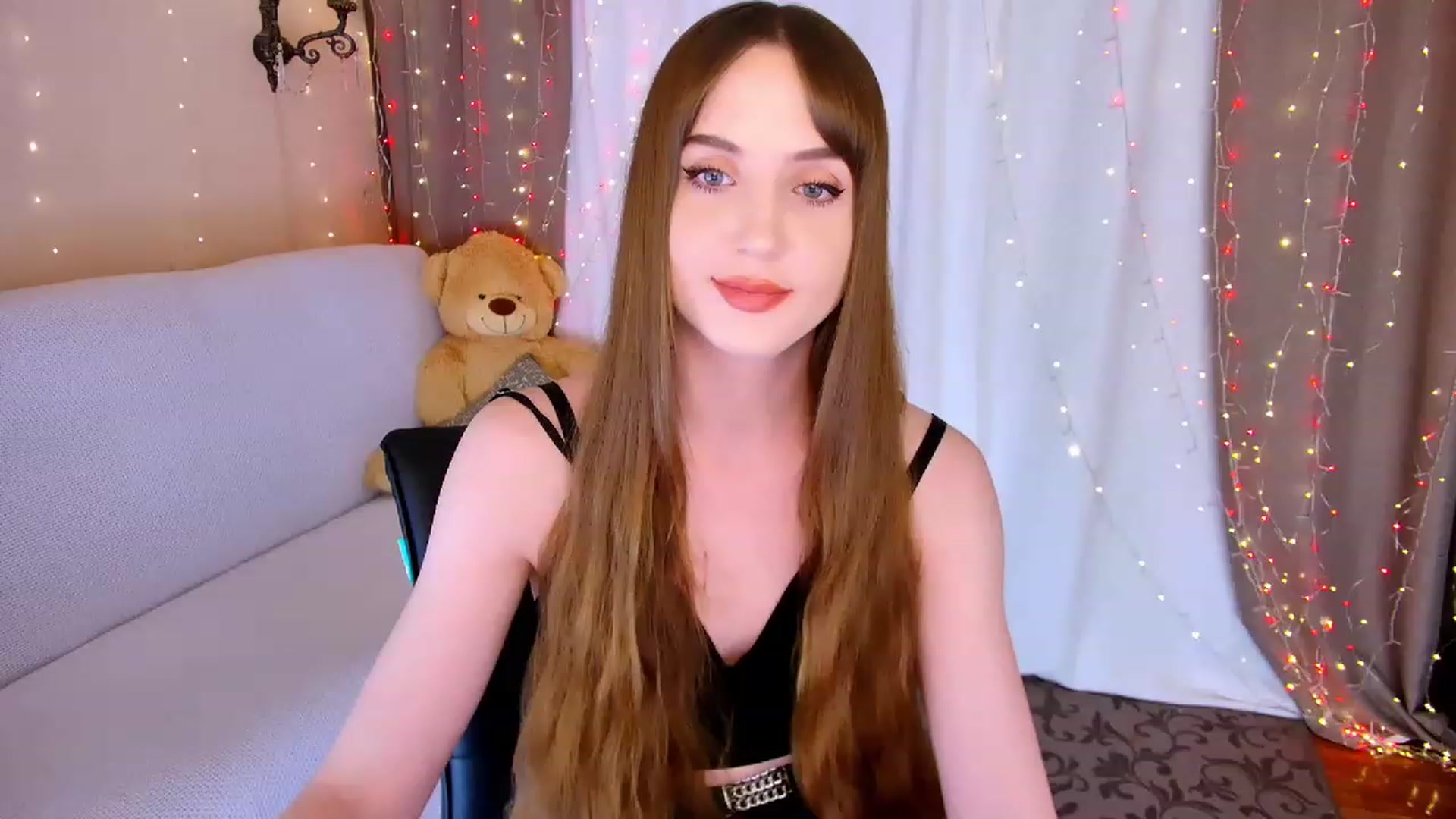 Gallery image thumbnail from Innocent_Soul's myfreecams stream on, 05/10/2023, 18:46 image 17 of 20