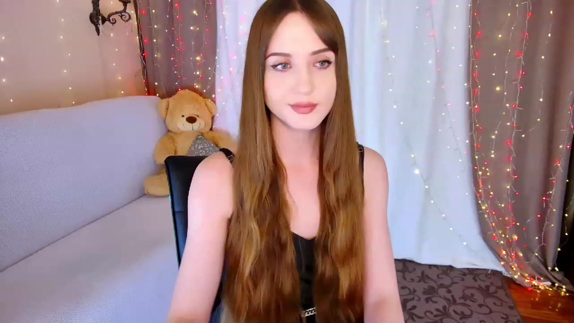 Gallery image thumbnail from Innocent_Soul's myfreecams stream on, 05/13/2023, 19:37 image 10 of 20
