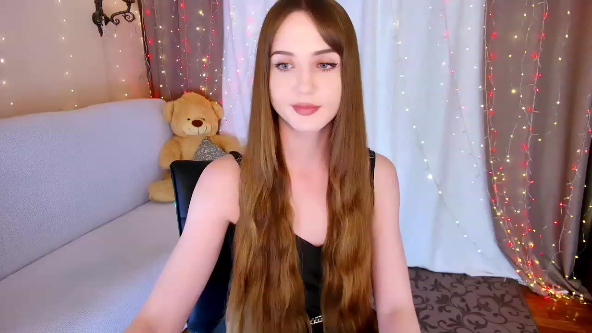 Gallery image thumbnail from Innocent_Soul's myfreecams stream on, 05/13/2023, 19:37 image 13 of 20