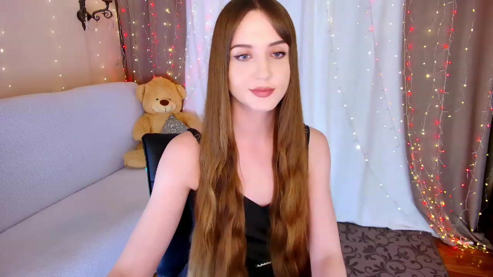 Gallery image thumbnail from Innocent_Soul's myfreecams stream on, 05/13/2023, 19:37 image 15 of 20